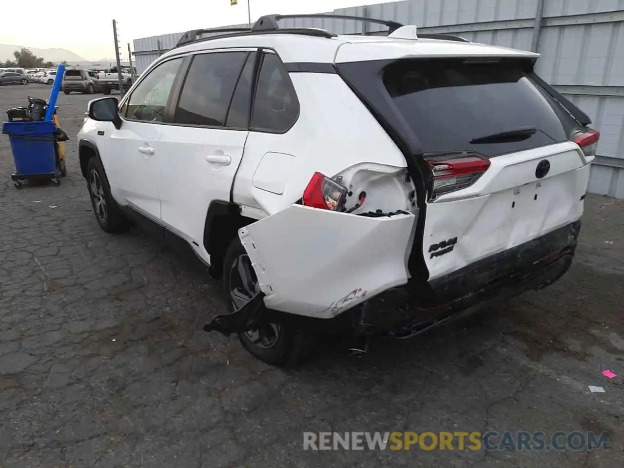 3 Photograph of a damaged car JTMAB3FV8MD057158 TOYOTA RAV4 2021