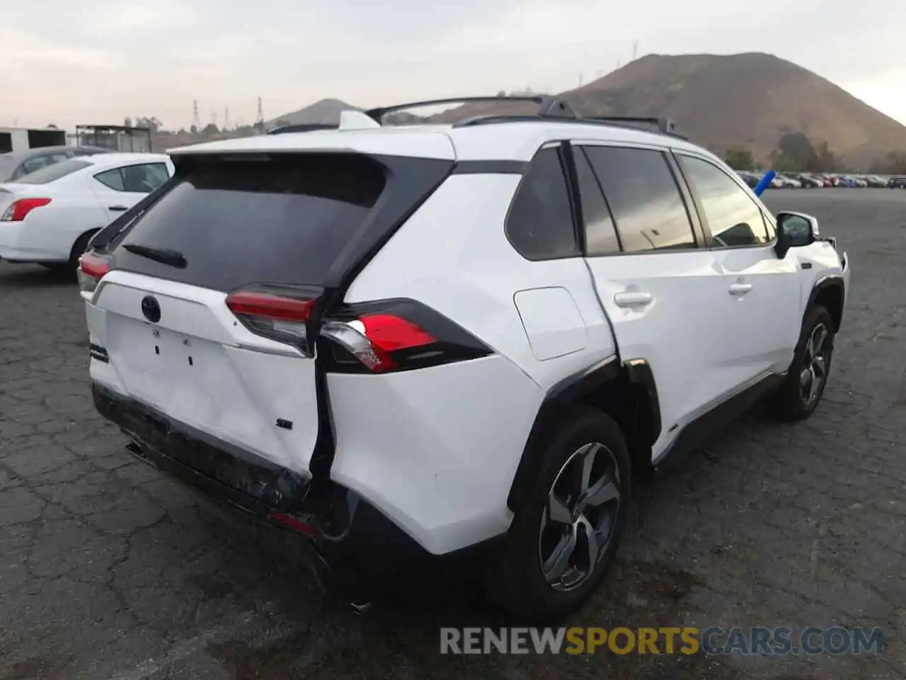 4 Photograph of a damaged car JTMAB3FV8MD057158 TOYOTA RAV4 2021