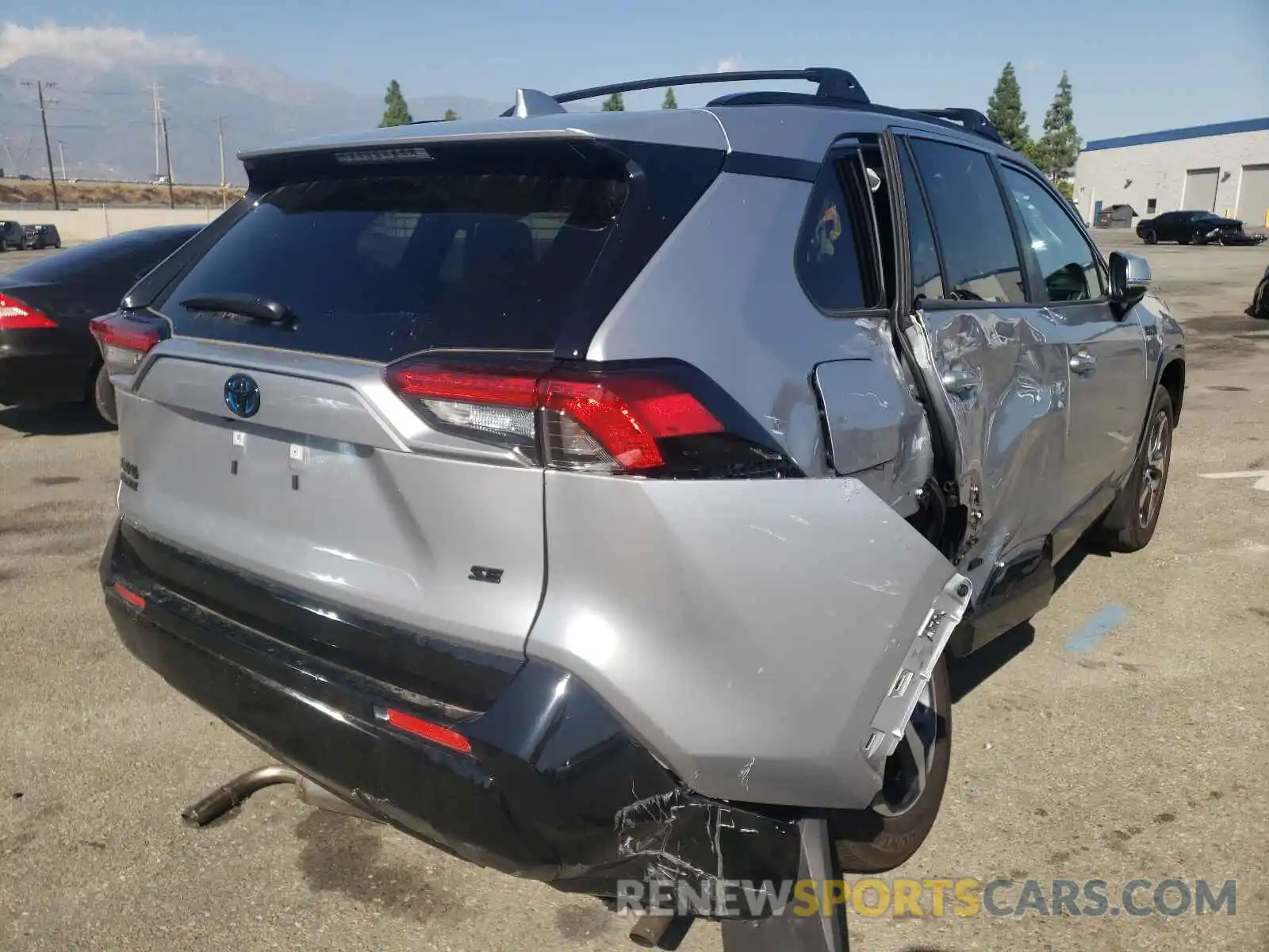 4 Photograph of a damaged car JTMAB3FV9MD045603 TOYOTA RAV4 2021