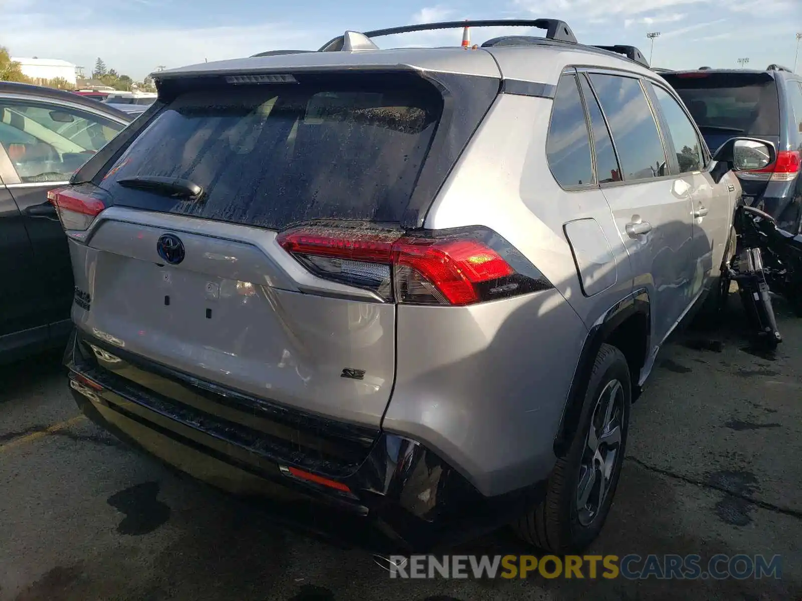 4 Photograph of a damaged car JTMAB3FV9MD048257 TOYOTA RAV4 2021