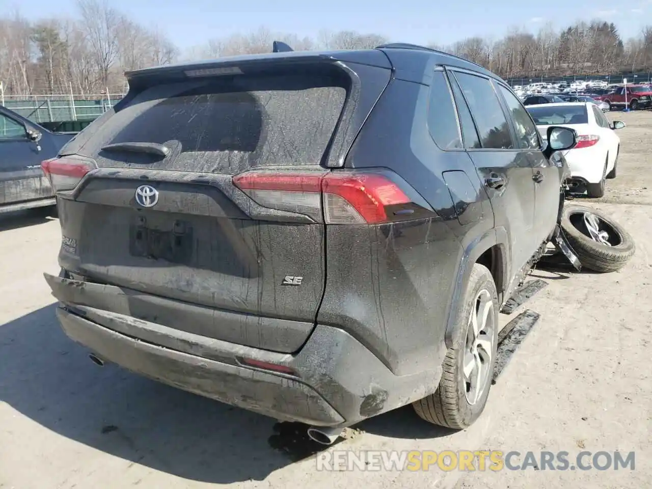 4 Photograph of a damaged car JTMAB3FVXMD038661 TOYOTA RAV4 2021