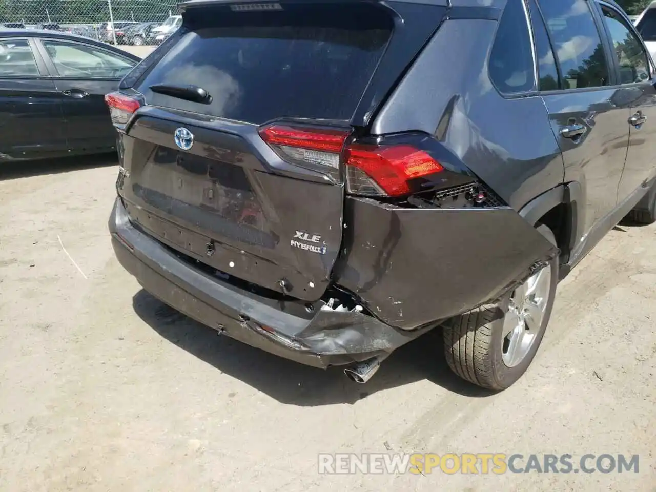 9 Photograph of a damaged car JTMB6RFV0MD040608 TOYOTA RAV4 2021