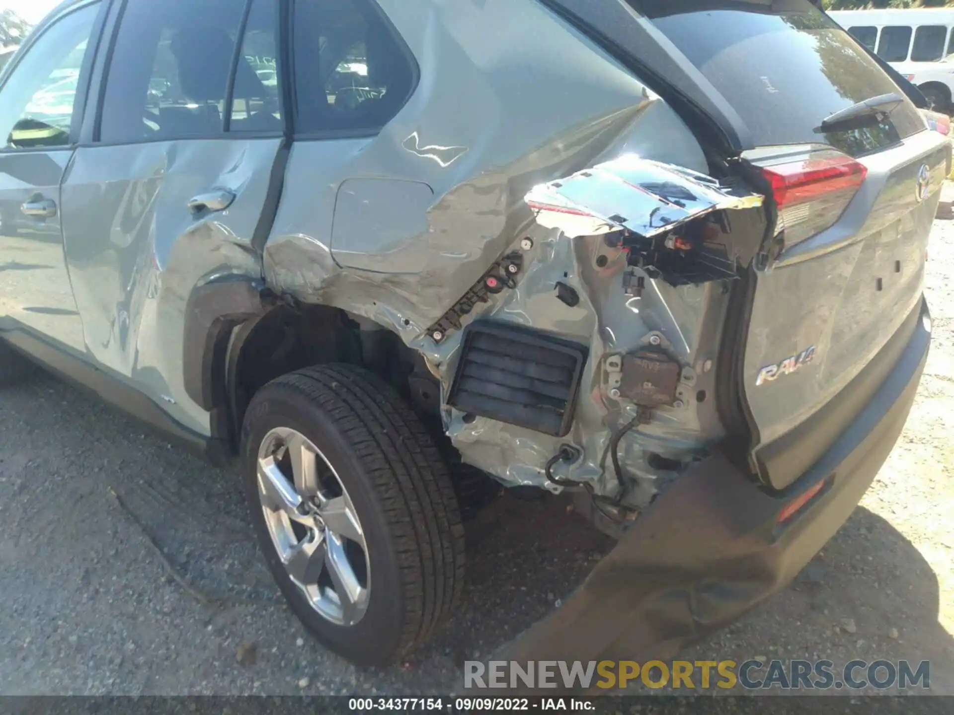 6 Photograph of a damaged car JTMB6RFV1MD039421 TOYOTA RAV4 2021