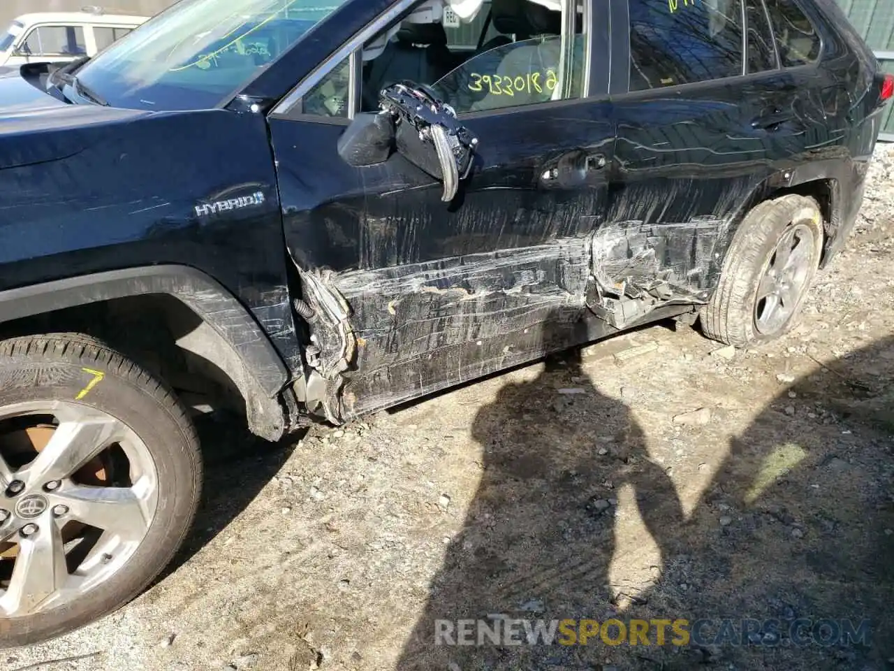 9 Photograph of a damaged car JTMB6RFV2MD046152 TOYOTA RAV4 2021