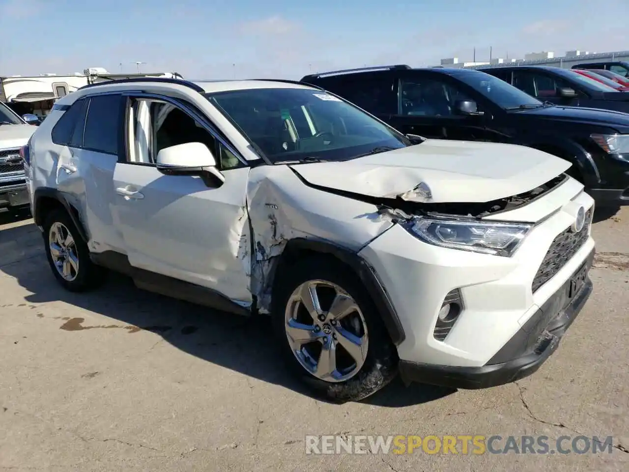 4 Photograph of a damaged car JTMB6RFV3MD040814 TOYOTA RAV4 2021