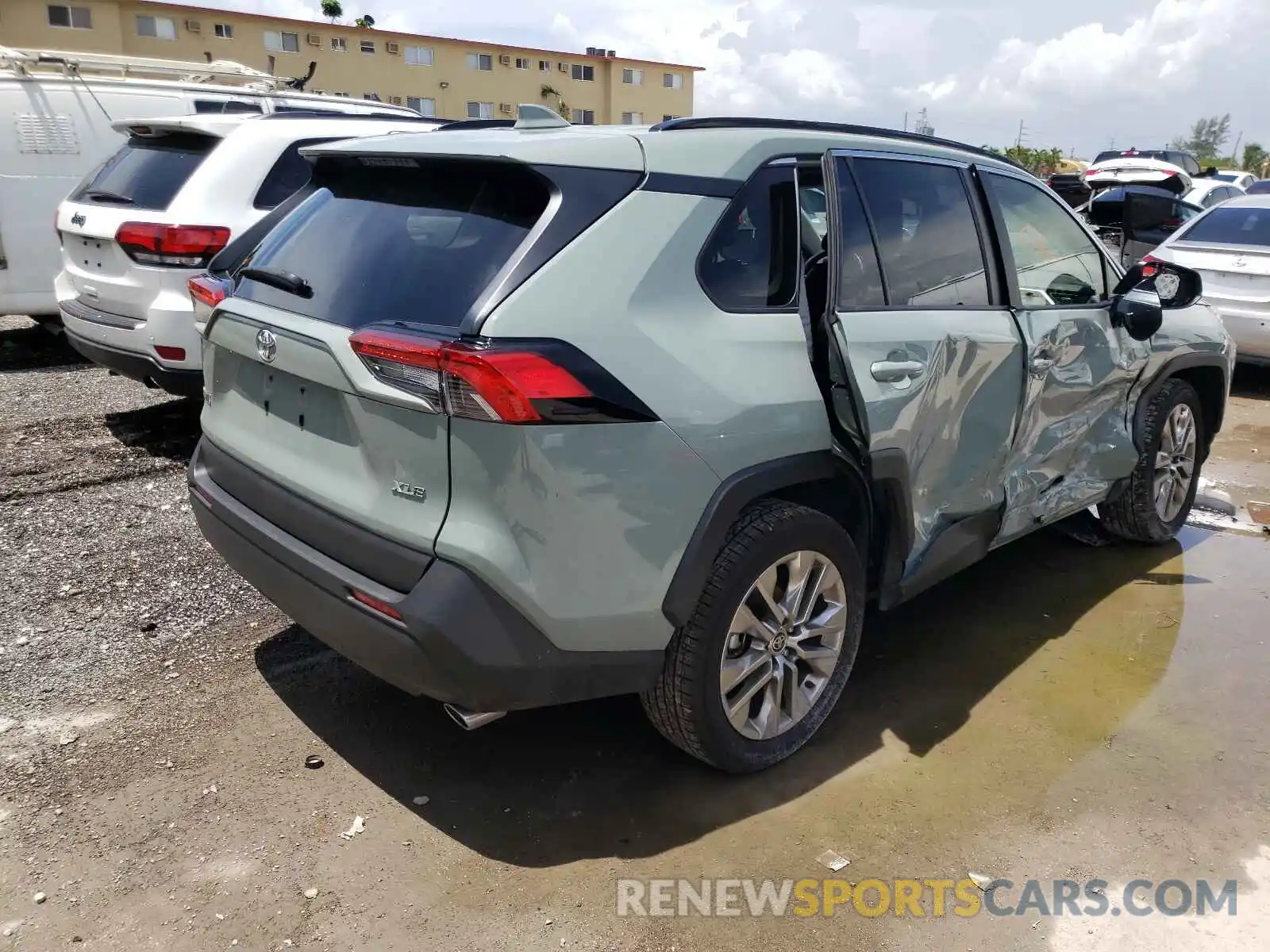 4 Photograph of a damaged car JTMC1RFV1MD072468 TOYOTA RAV4 2021