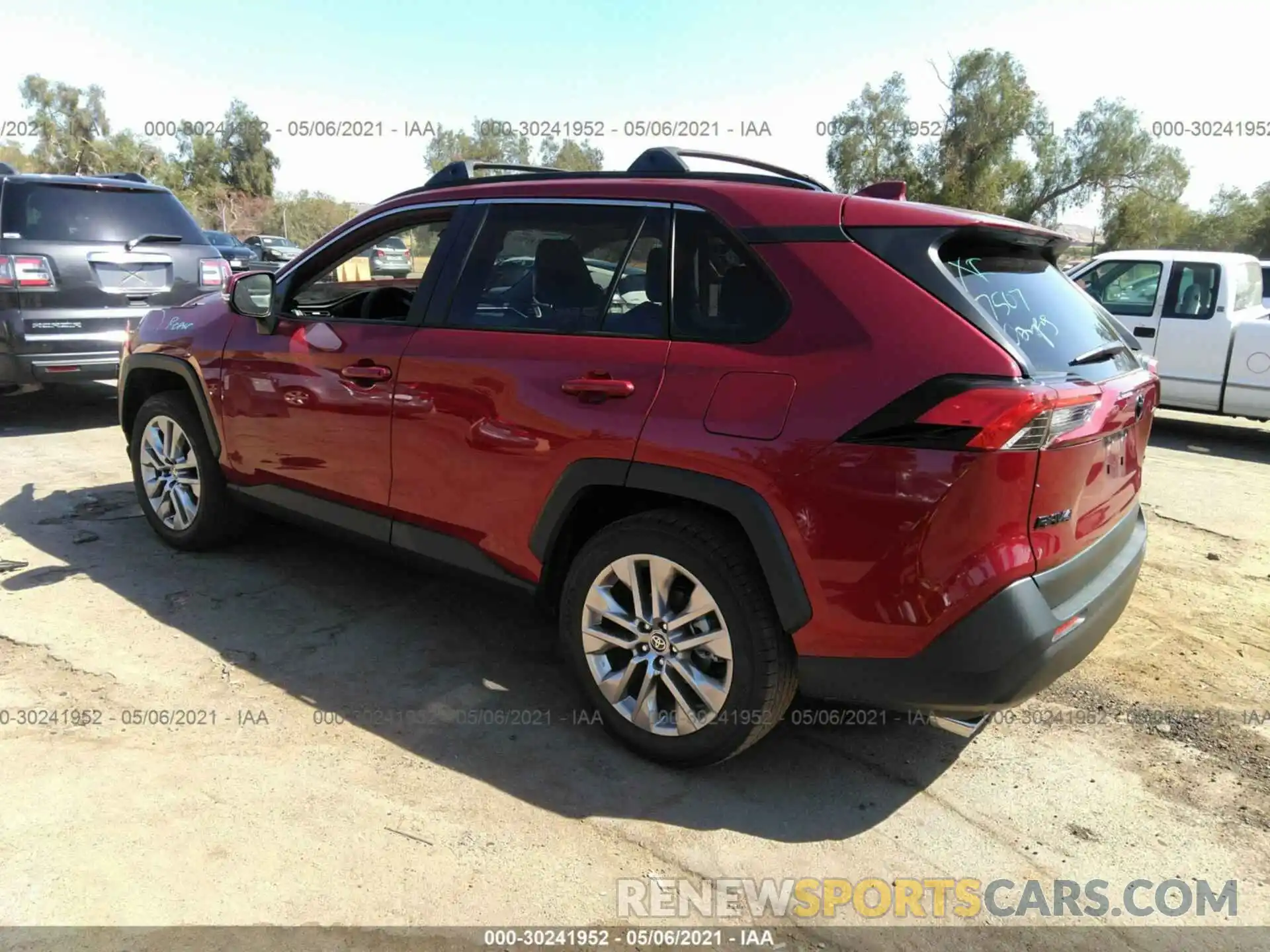 3 Photograph of a damaged car JTMC1RFV4MD523165 TOYOTA RAV4 2021