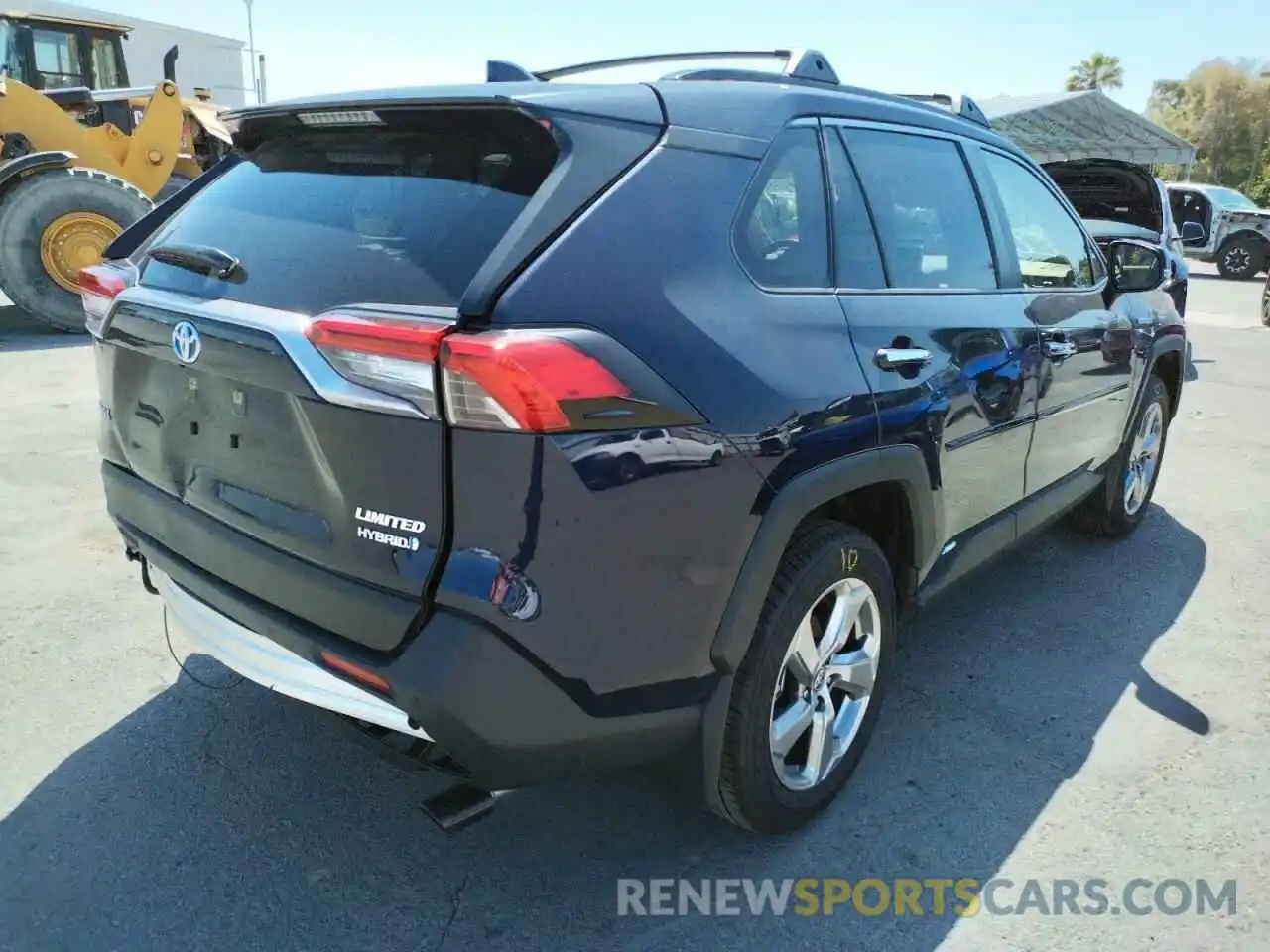 4 Photograph of a damaged car JTMD6RFV0MD043288 TOYOTA RAV4 2021