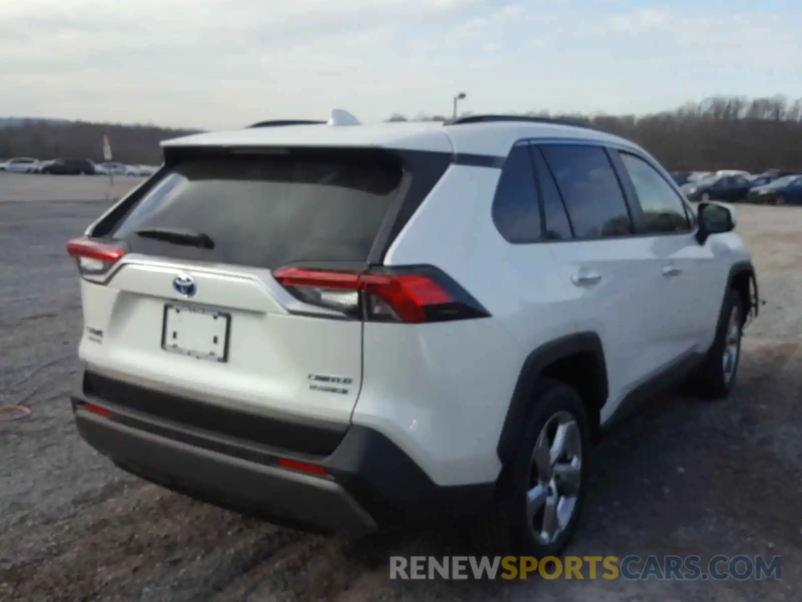 4 Photograph of a damaged car JTMD6RFV1MD011269 TOYOTA RAV4 2021