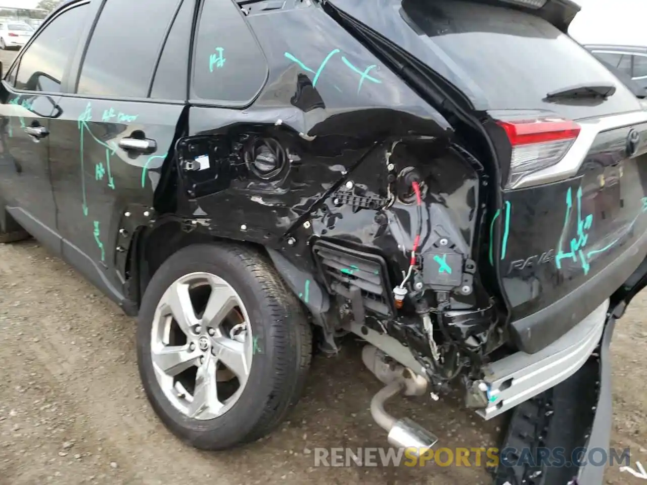 9 Photograph of a damaged car JTMD6RFV4MD031709 TOYOTA RAV4 2021