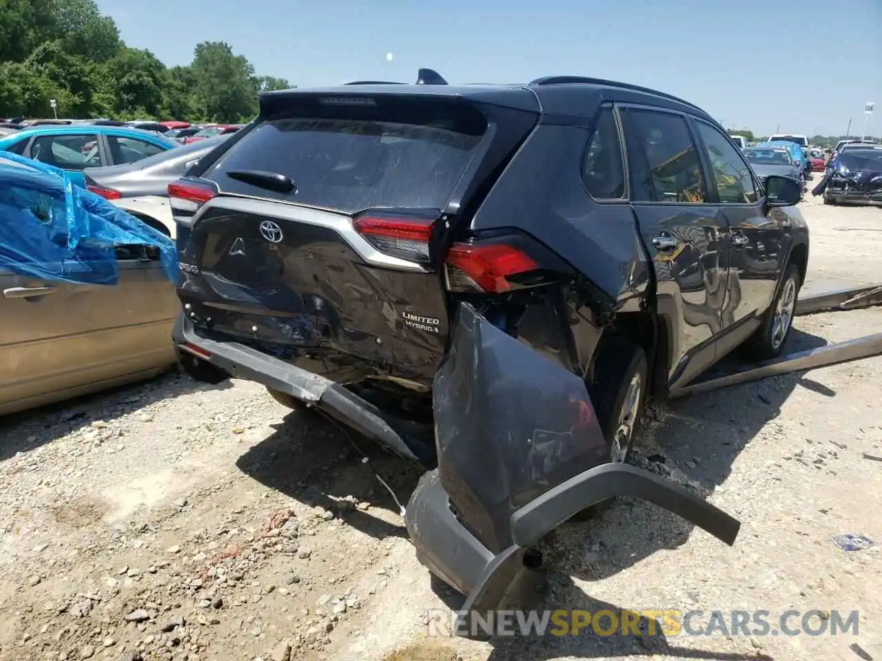 4 Photograph of a damaged car JTMD6RFV6MD033882 TOYOTA RAV4 2021