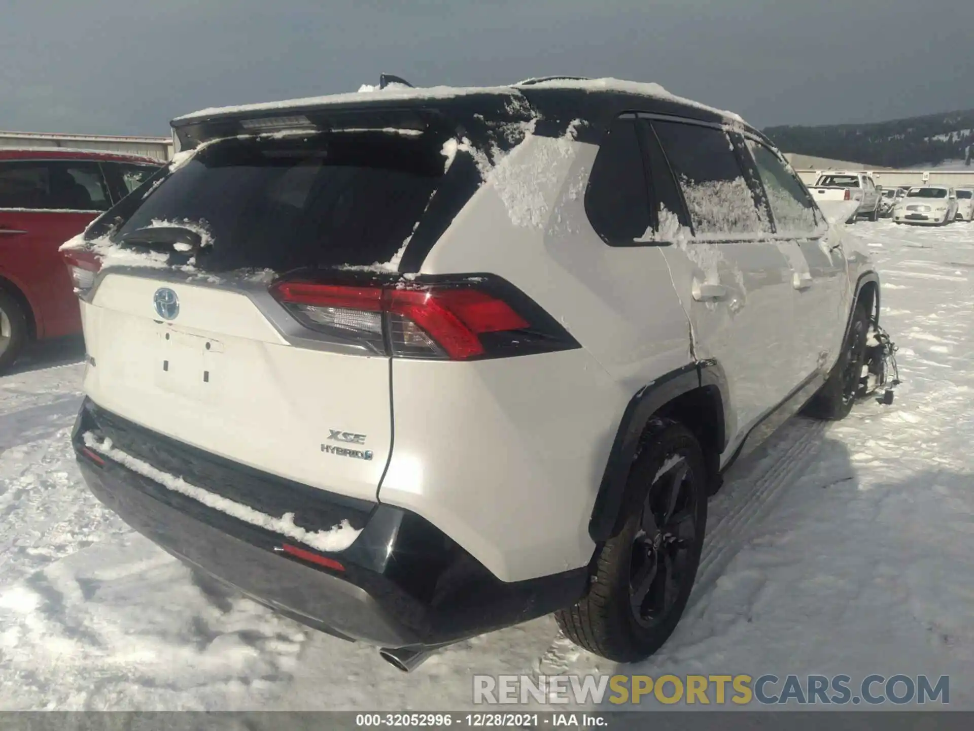 4 Photograph of a damaged car JTME6RFV7MD515975 TOYOTA RAV4 2021