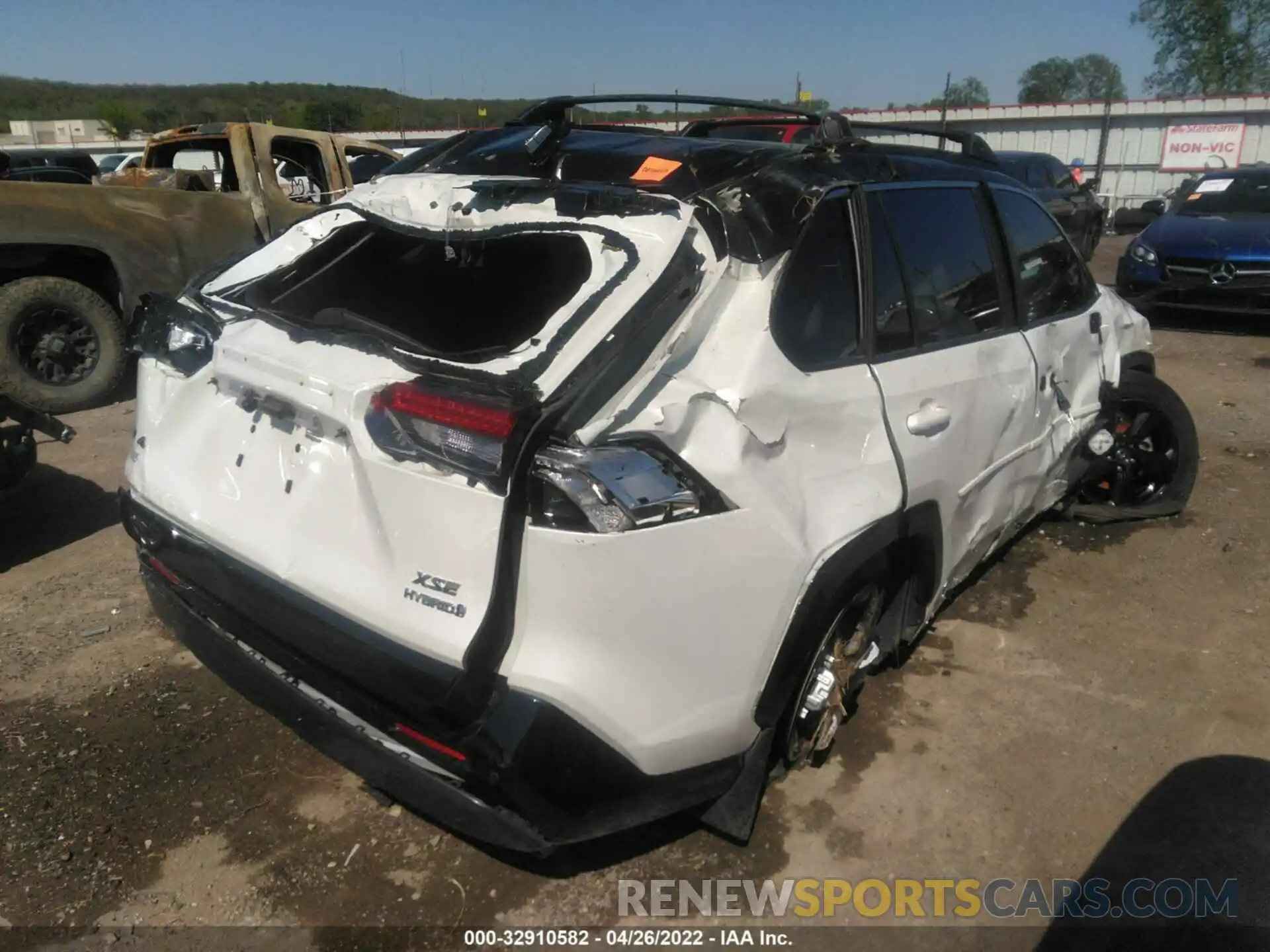 4 Photograph of a damaged car JTME6RFV8MD511269 TOYOTA RAV4 2021