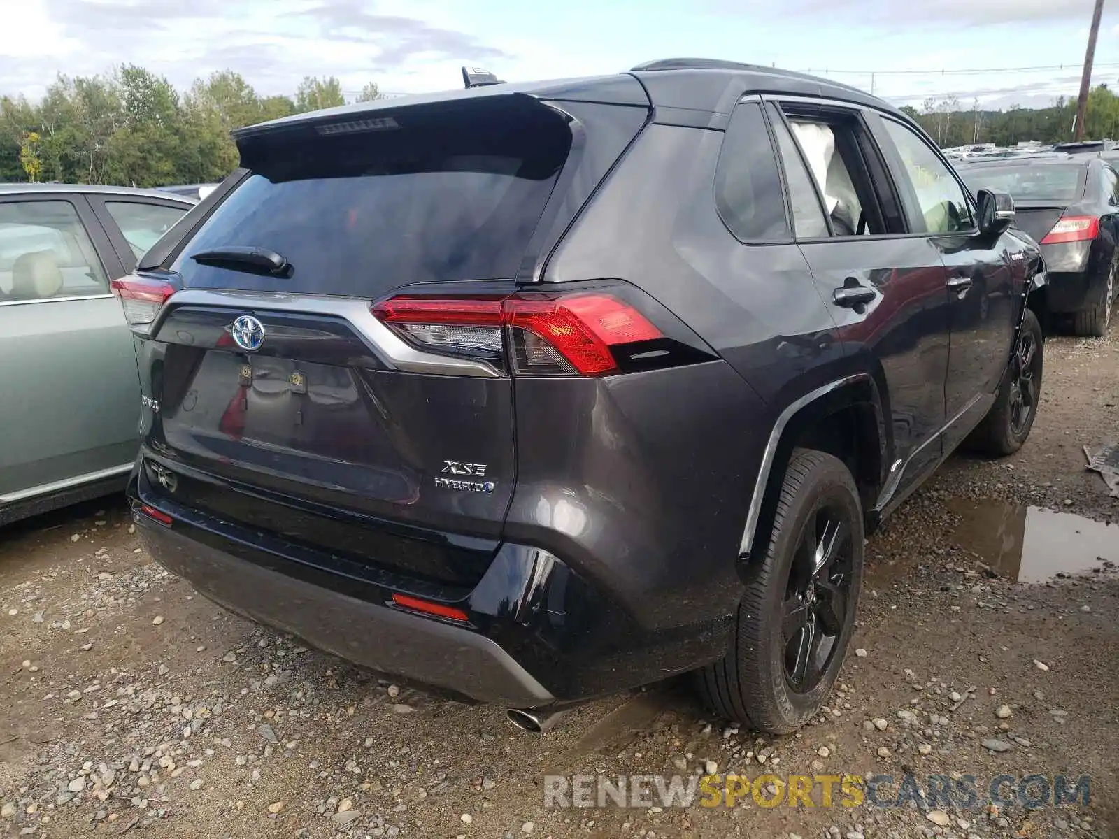 4 Photograph of a damaged car JTME6RFV8MJ004017 TOYOTA RAV4 2021