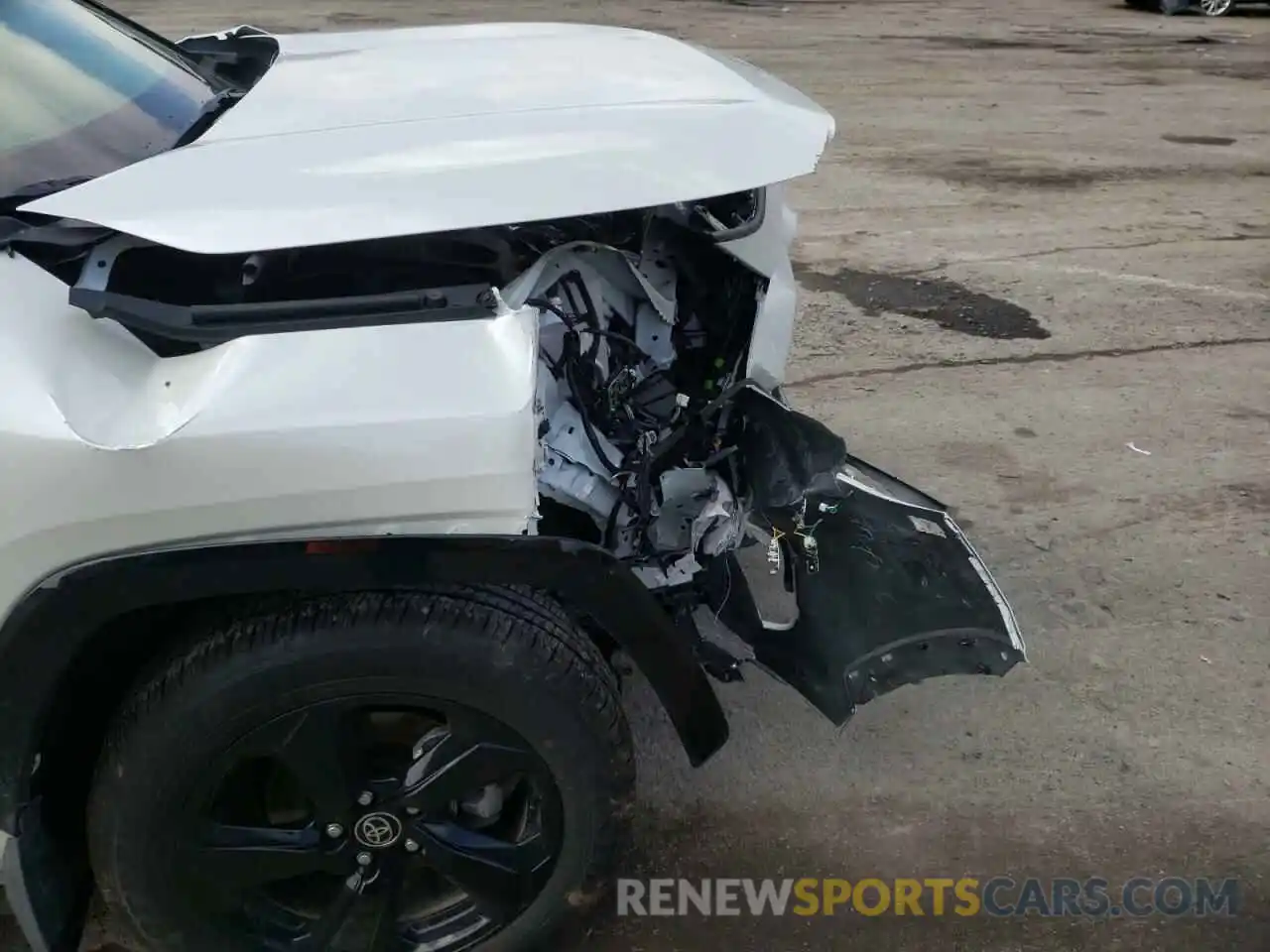 9 Photograph of a damaged car JTME6RFV9MJ011493 TOYOTA RAV4 2021