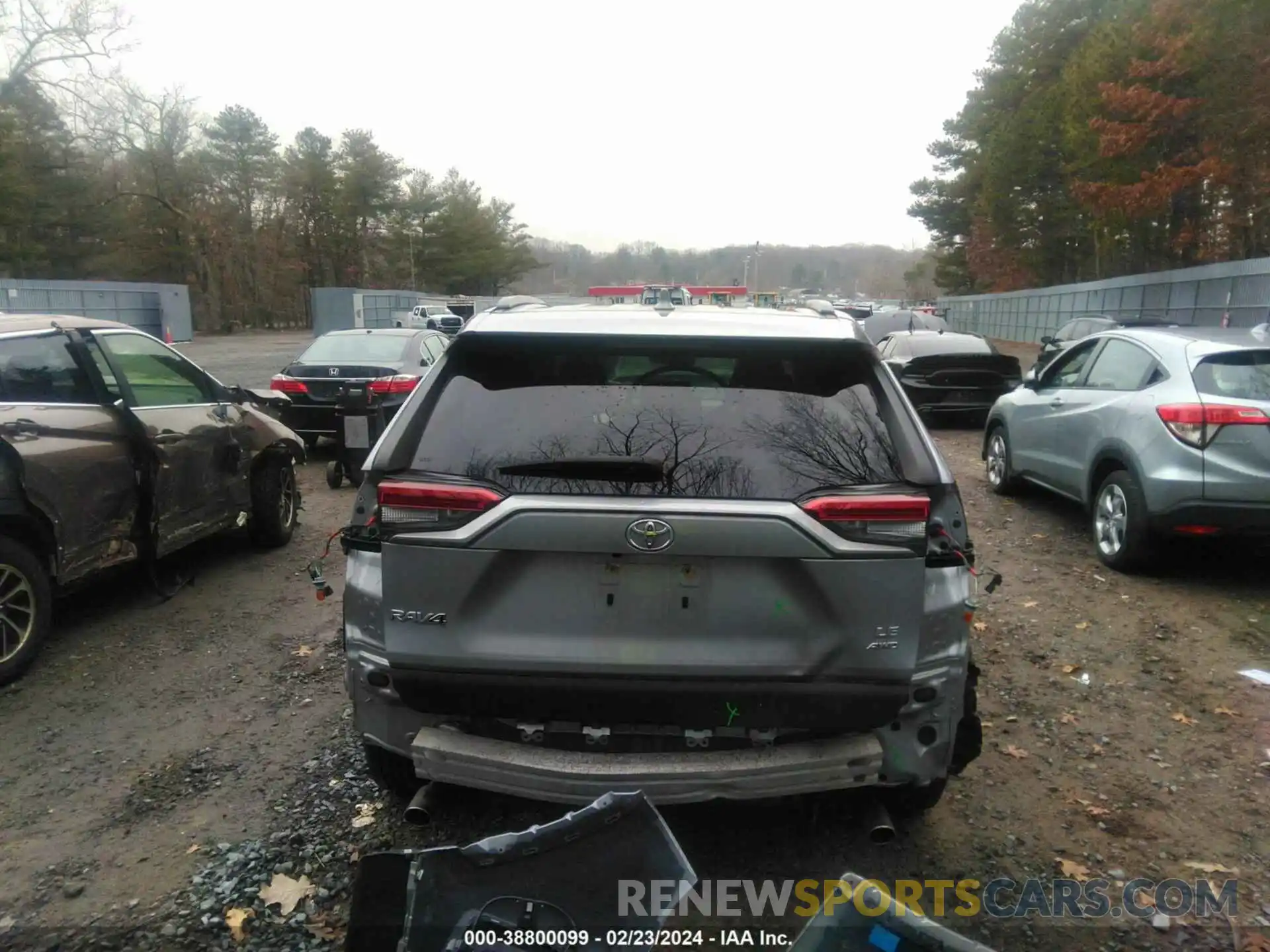 17 Photograph of a damaged car JTMF1RFV8MD078121 TOYOTA RAV4 2021