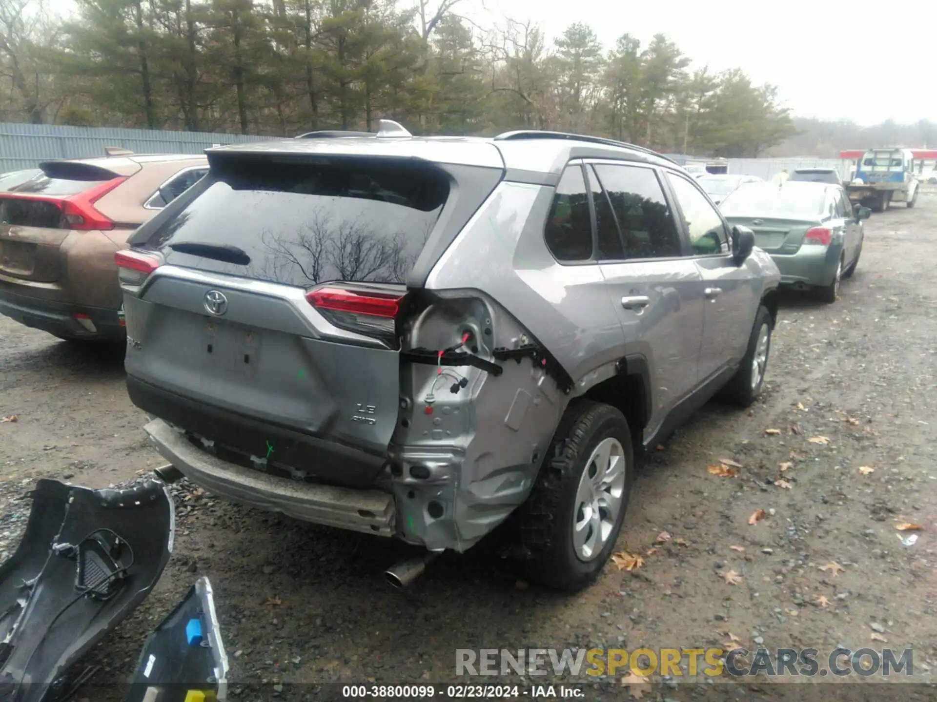 4 Photograph of a damaged car JTMF1RFV8MD078121 TOYOTA RAV4 2021