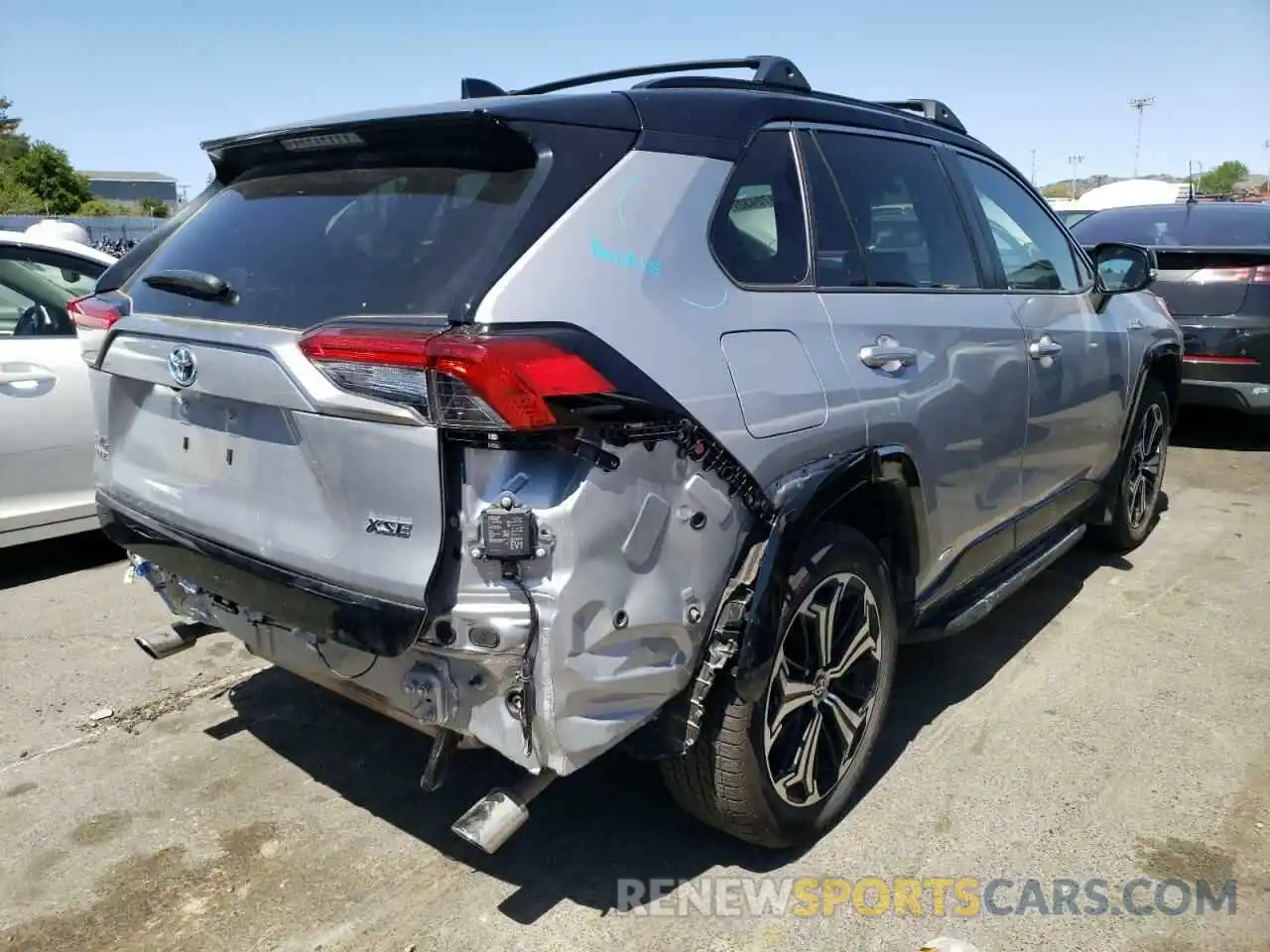 4 Photograph of a damaged car JTMFB3FV1MD030664 TOYOTA RAV4 2021