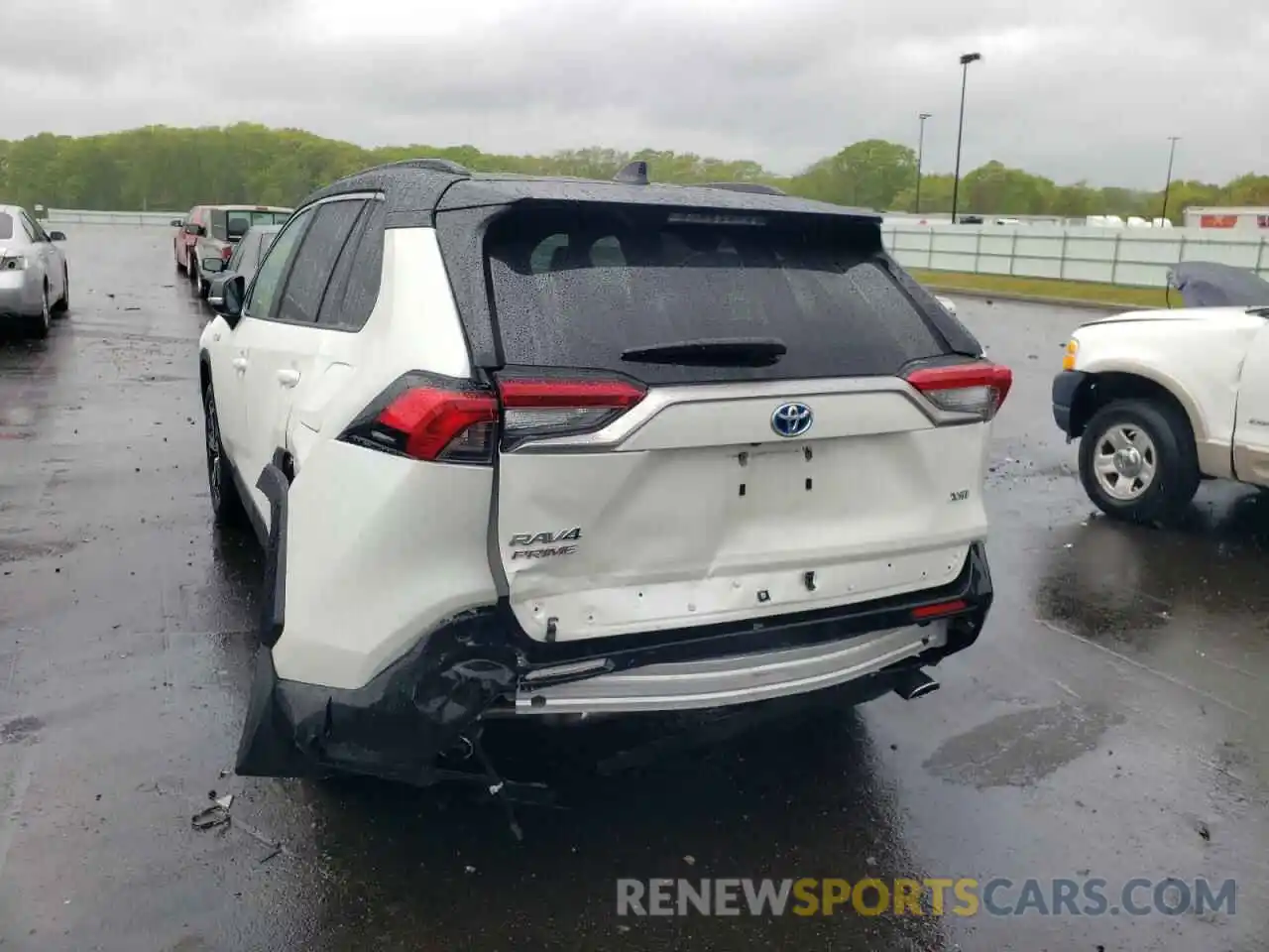 9 Photograph of a damaged car JTMFB3FV5MD016945 TOYOTA RAV4 2021