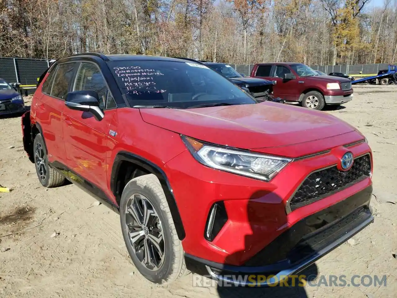 1 Photograph of a damaged car JTMFB3FV6MD052868 TOYOTA RAV4 2021