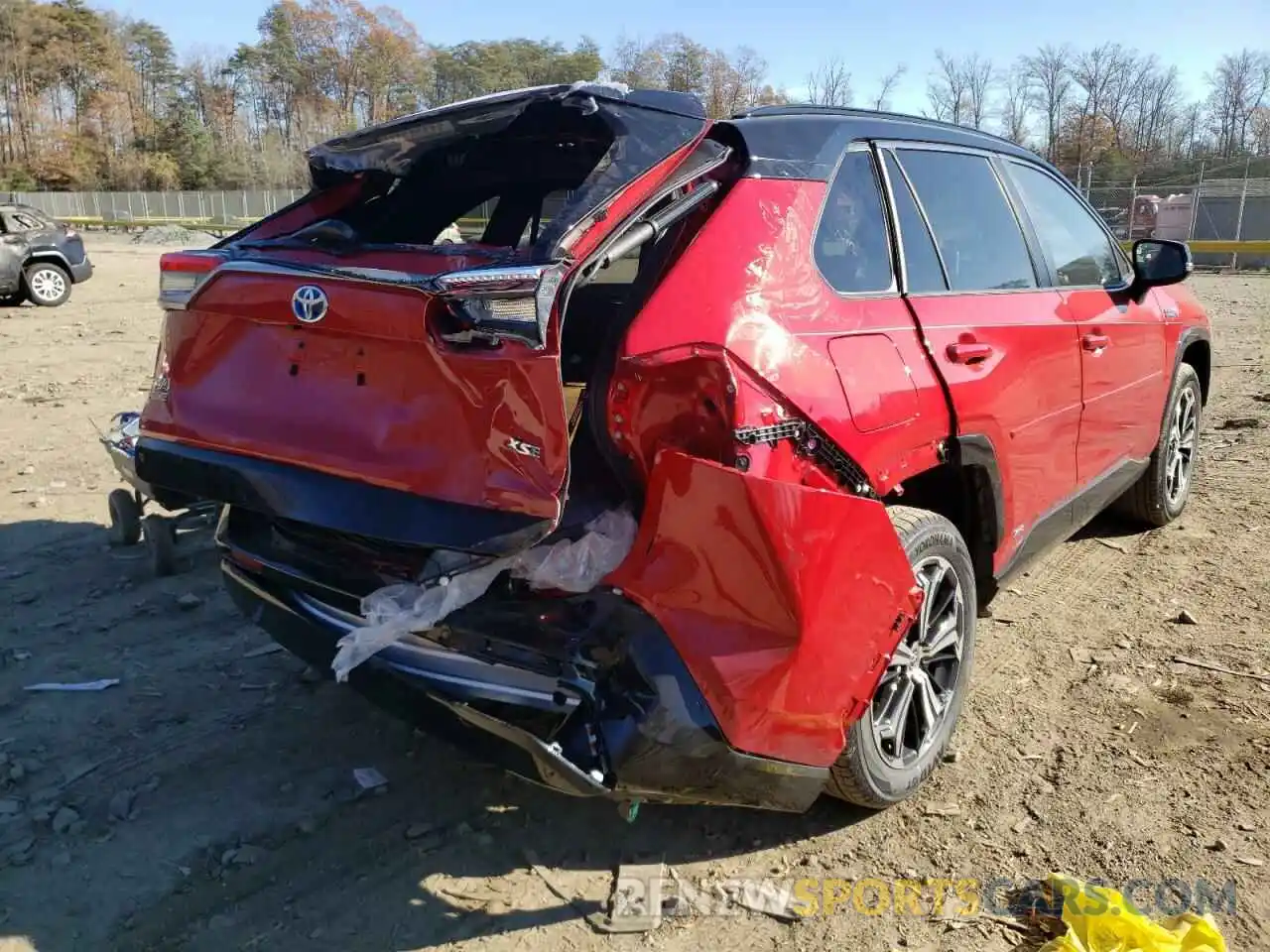 4 Photograph of a damaged car JTMFB3FV6MD052868 TOYOTA RAV4 2021