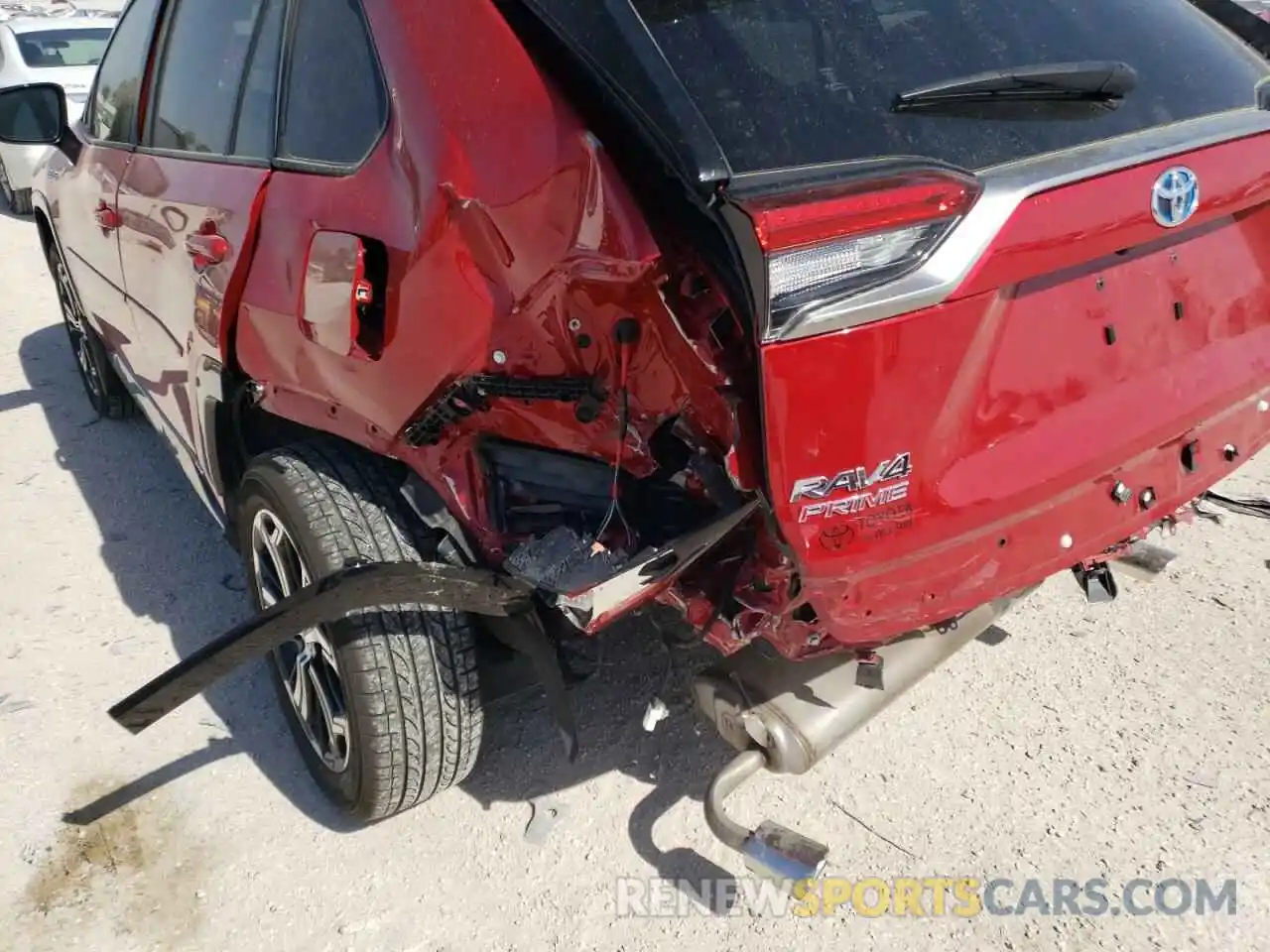 9 Photograph of a damaged car JTMFB3FV7MD075138 TOYOTA RAV4 2021