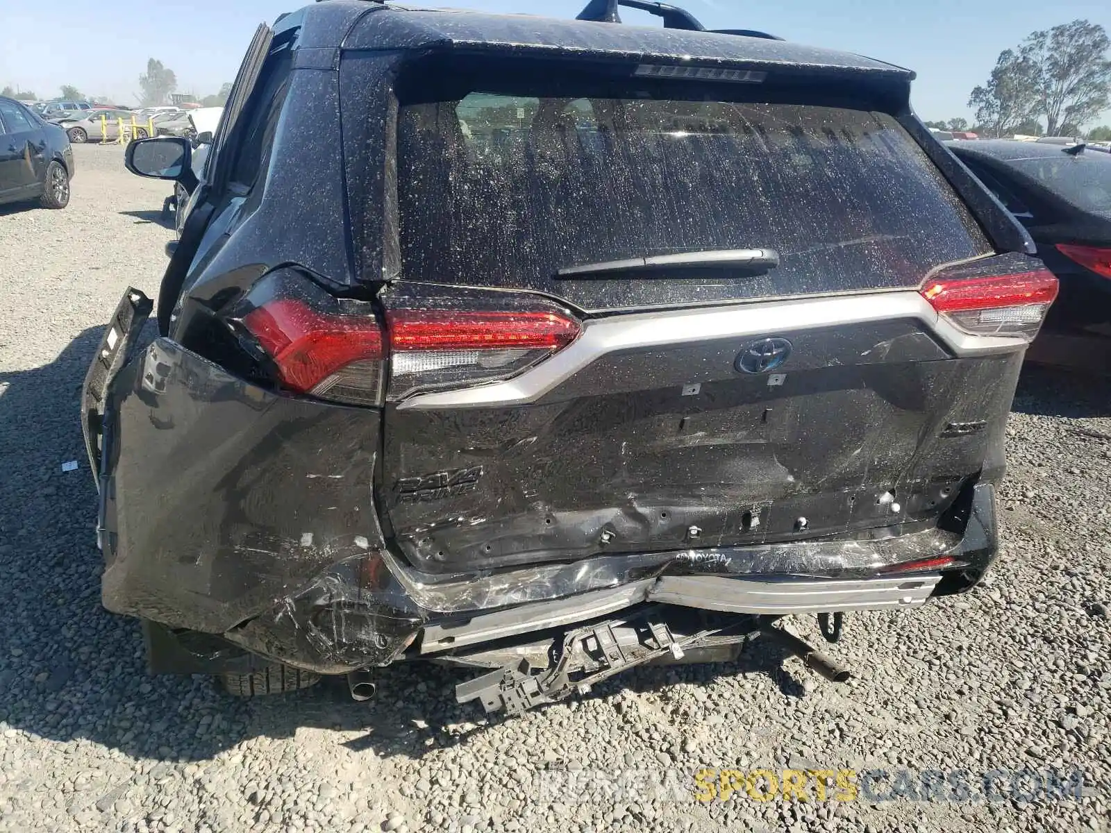 9 Photograph of a damaged car JTMFB3FV9MD014647 TOYOTA RAV4 2021