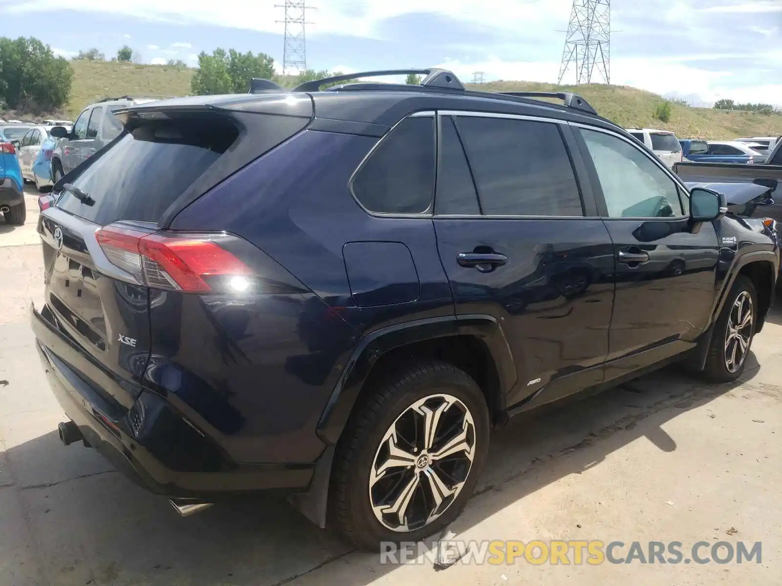 4 Photograph of a damaged car JTMFB3FV9MD026832 TOYOTA RAV4 2021