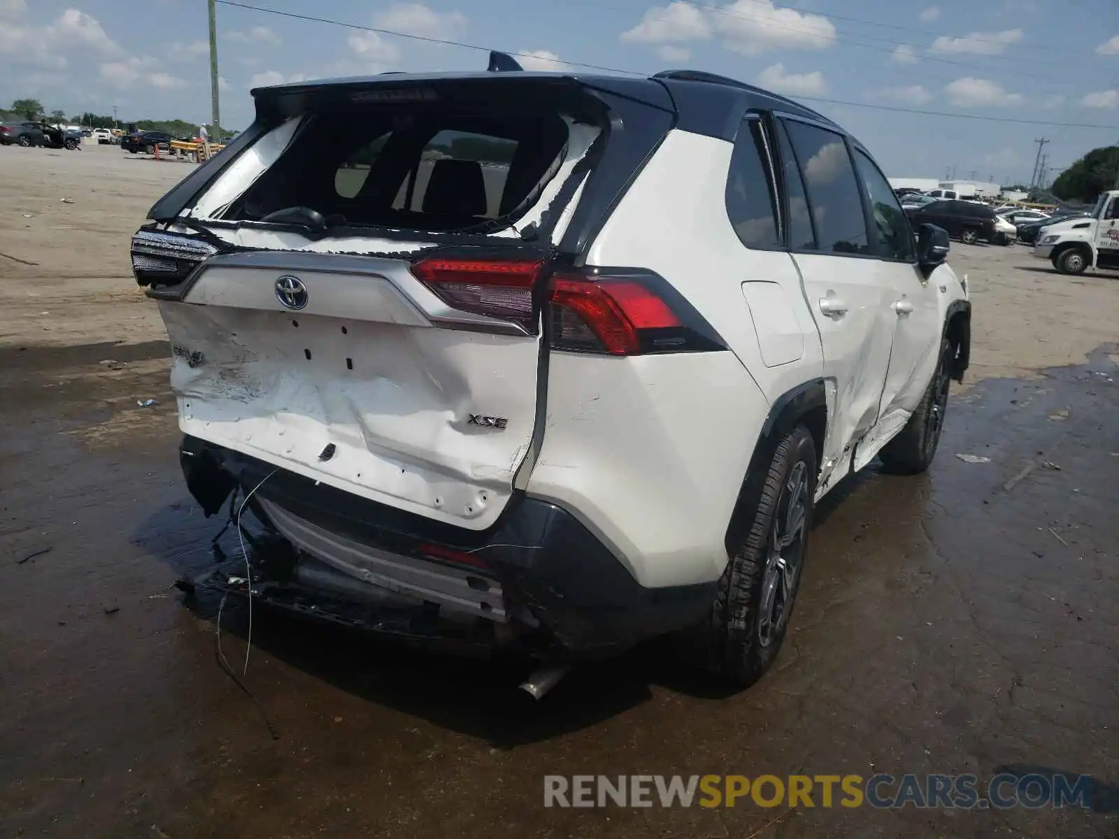 4 Photograph of a damaged car JTMFB3FVXMD010753 TOYOTA RAV4 2021