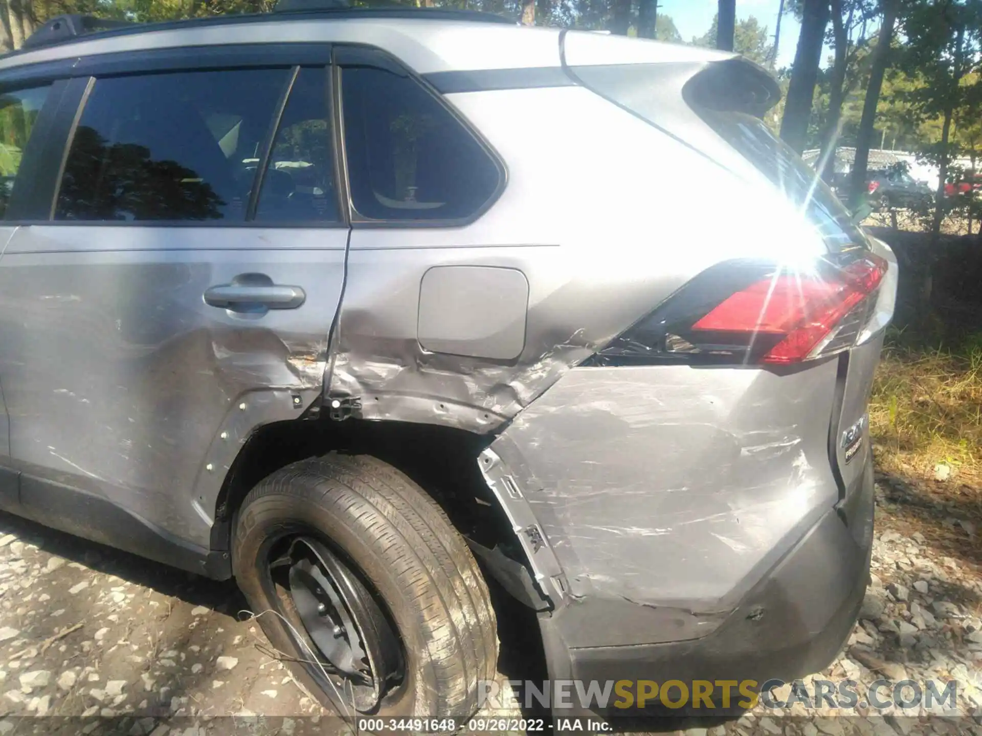 6 Photograph of a damaged car JTMG1RFV1MD071631 TOYOTA RAV4 2021