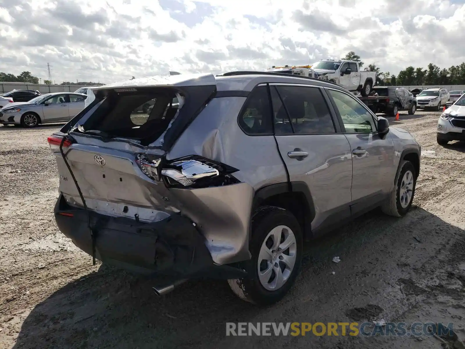 4 Photograph of a damaged car JTMH1RFV0MD070488 TOYOTA RAV4 2021