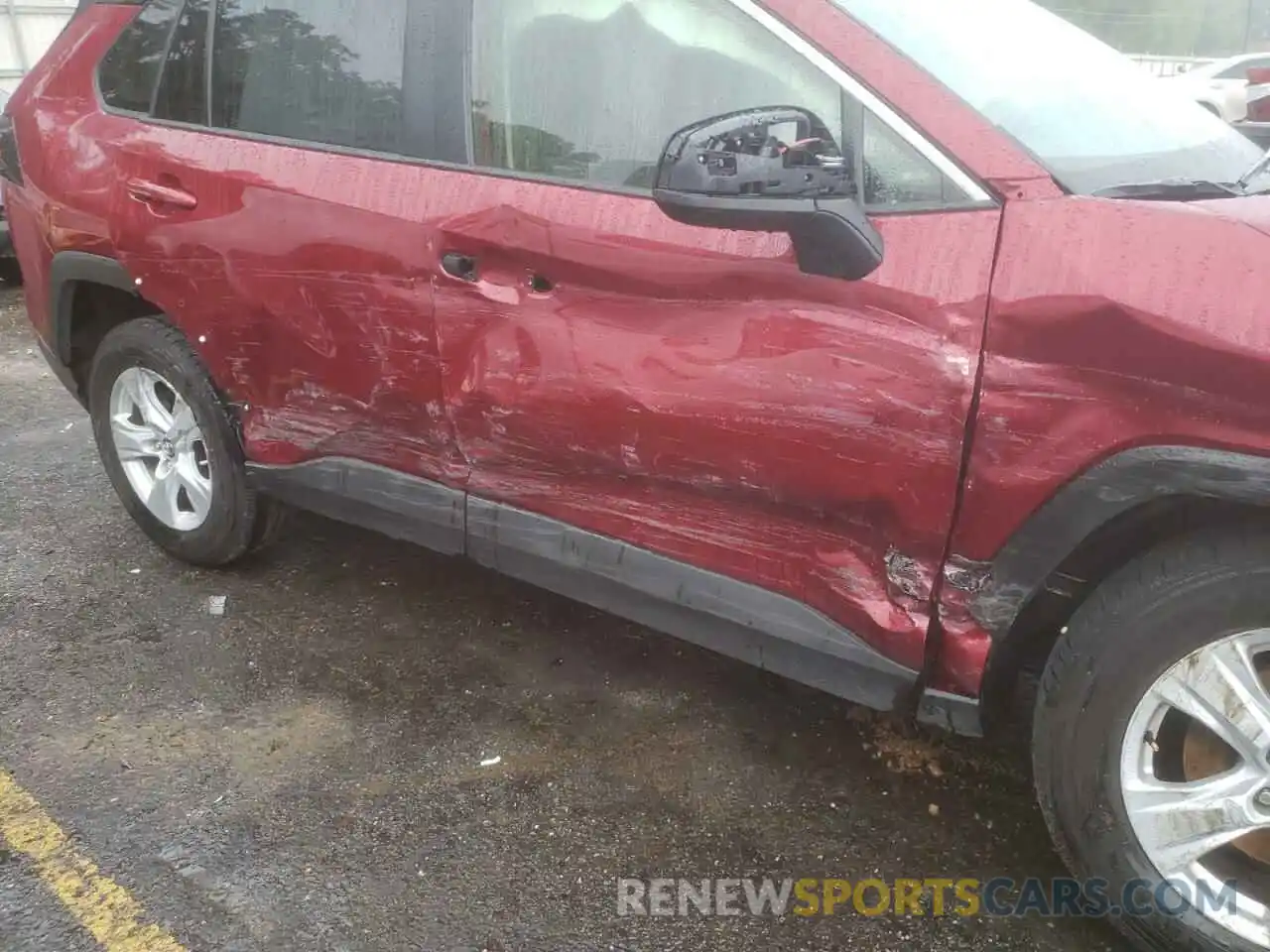 9 Photograph of a damaged car JTMH1RFV5MD065979 TOYOTA RAV4 2021