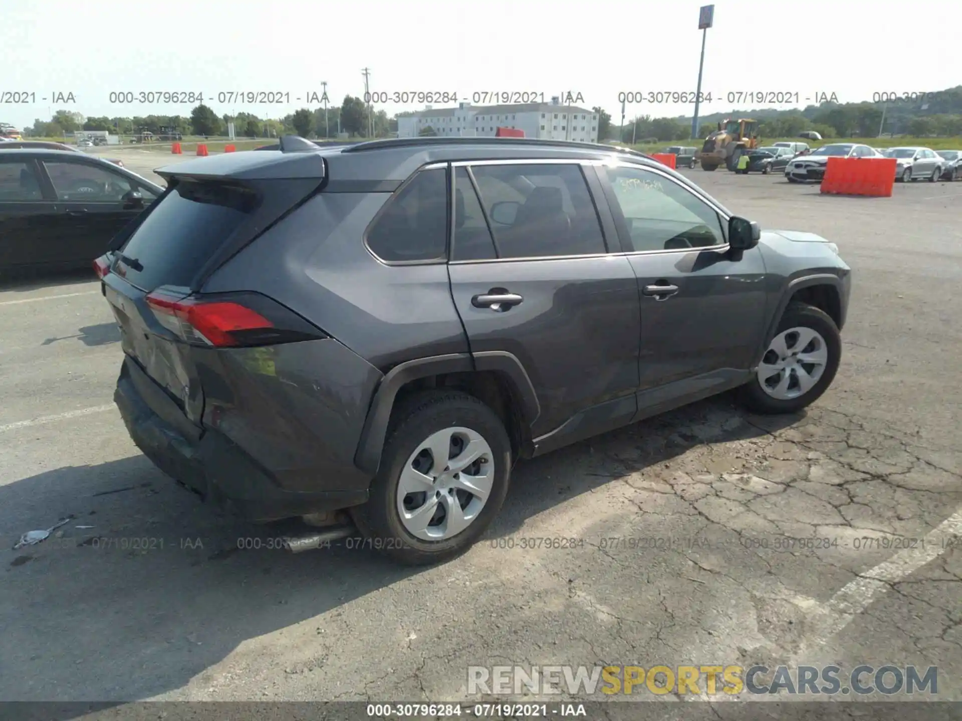 4 Photograph of a damaged car JTMH1RFV7MD065000 TOYOTA RAV4 2021