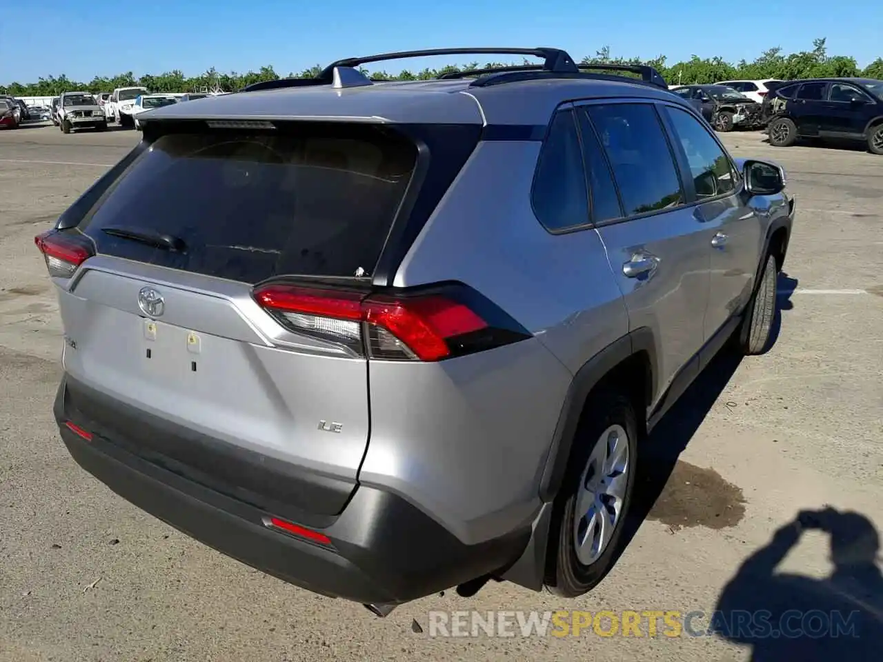 4 Photograph of a damaged car JTMK1RFV4MD070001 TOYOTA RAV4 2021