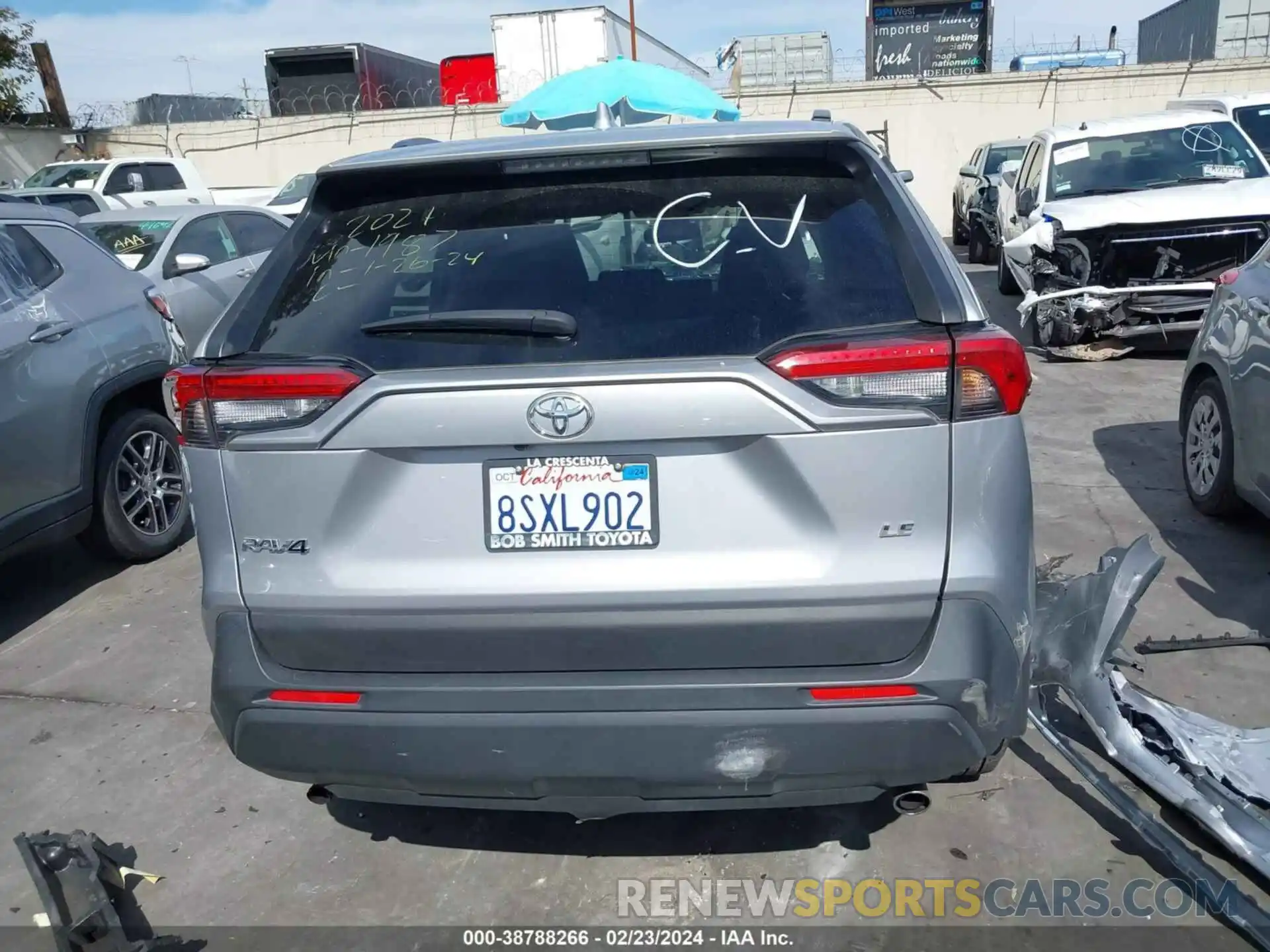 17 Photograph of a damaged car JTMK1RFV9MD061987 TOYOTA RAV4 2021