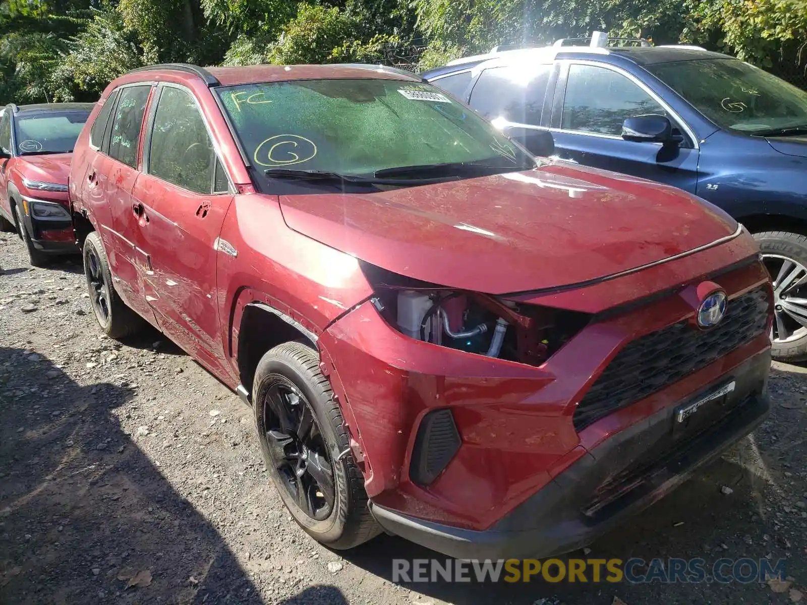 1 Photograph of a damaged car JTML6RFV1MD013213 TOYOTA RAV4 2021