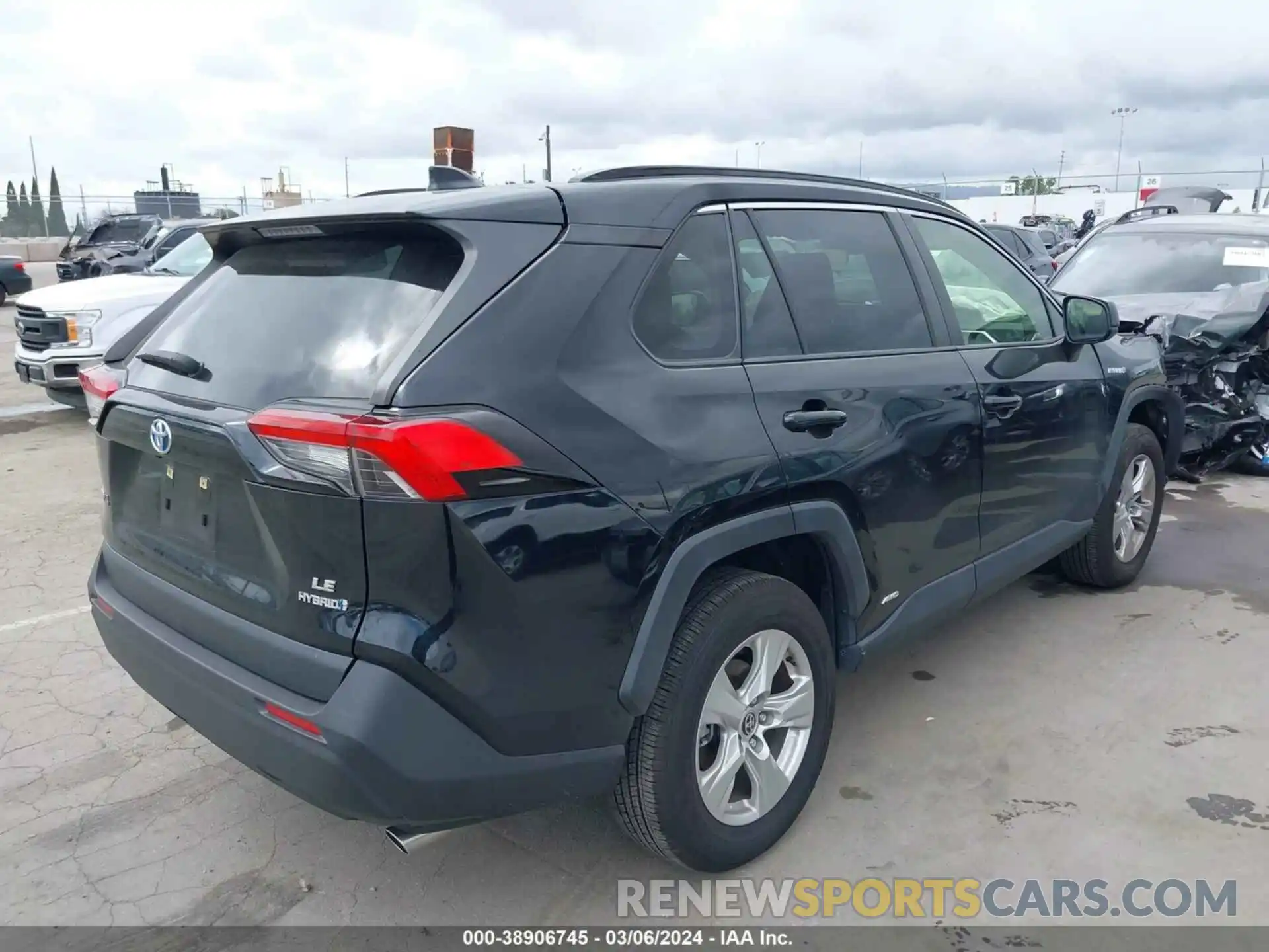 4 Photograph of a damaged car JTML6RFV6MD007245 TOYOTA RAV4 2021