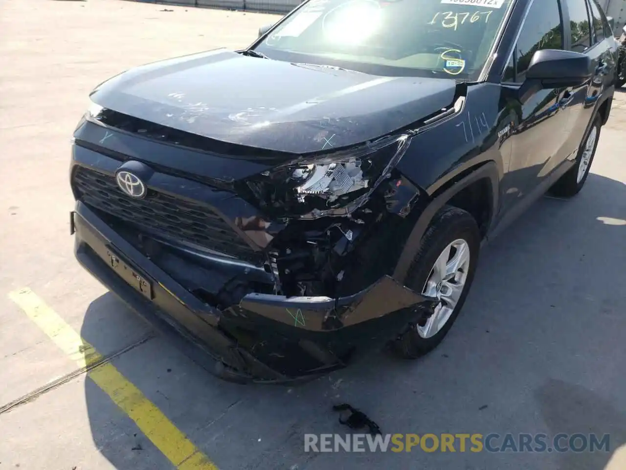 9 Photograph of a damaged car JTMLWRFV9MD131767 TOYOTA RAV4 2021