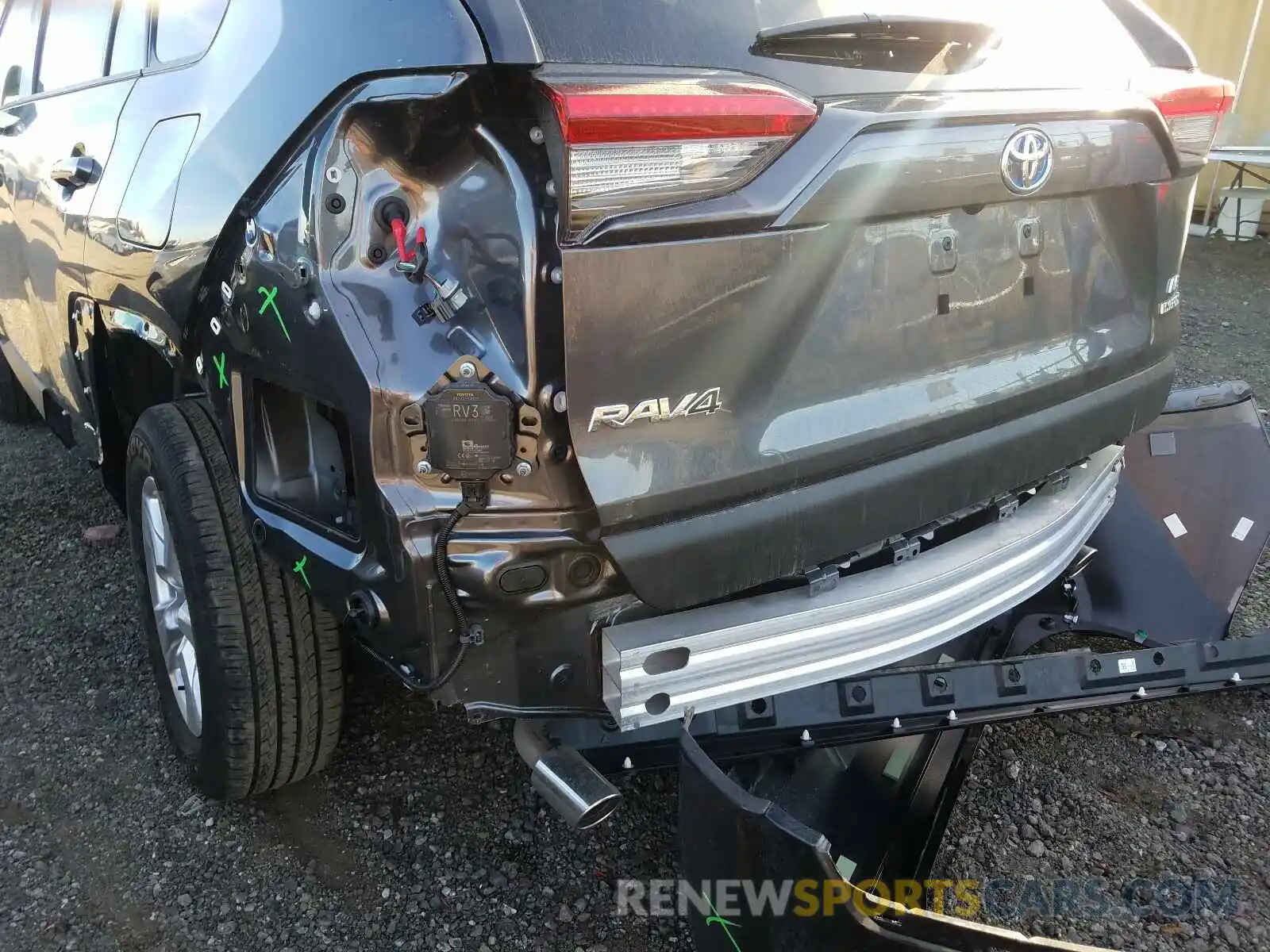 9 Photograph of a damaged car JTMM6RFV8MD015335 TOYOTA RAV4 2021