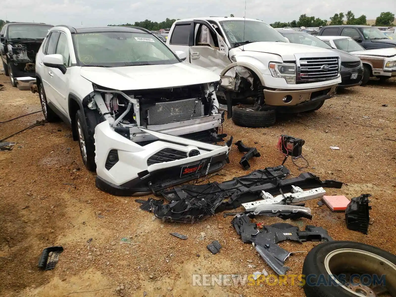 1 Photograph of a damaged car JTMN1RFV4MD532392 TOYOTA RAV4 2021