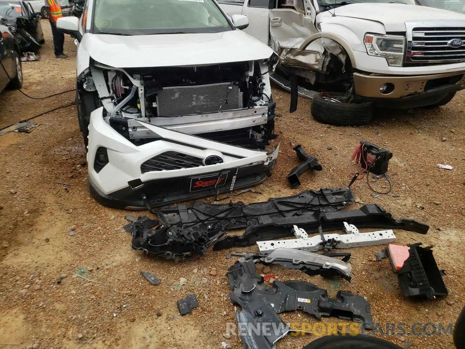 9 Photograph of a damaged car JTMN1RFV4MD532392 TOYOTA RAV4 2021