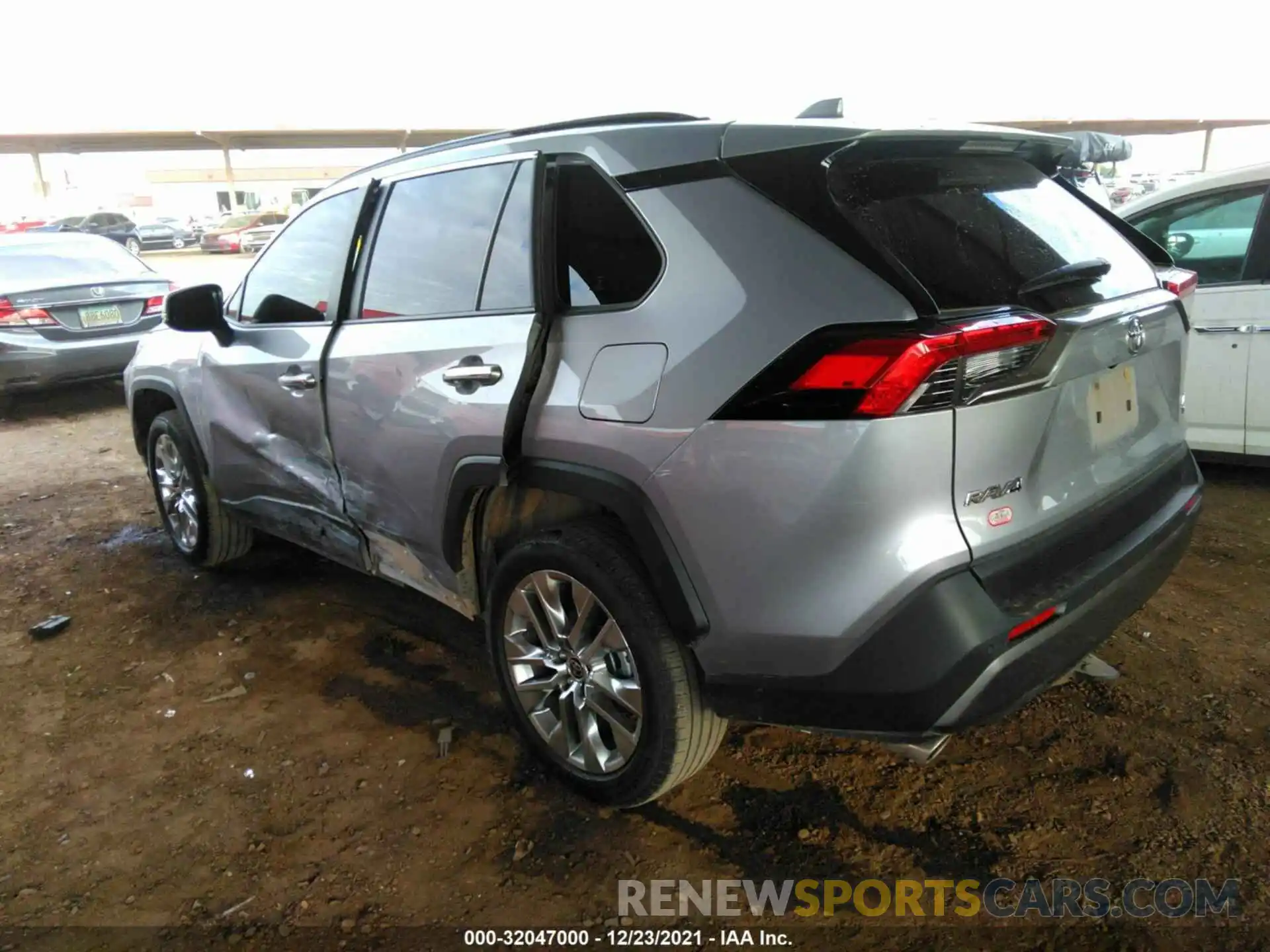 3 Фотография поврежденного автомобиля JTMN1RFVXMD076818 TOYOTA RAV4 2021