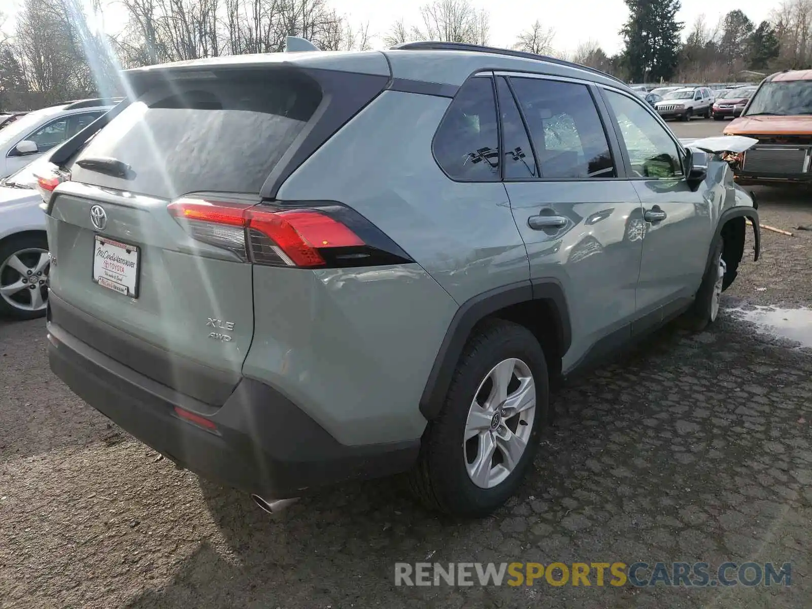 4 Photograph of a damaged car JTMP1RFV1MD071581 TOYOTA RAV4 2021