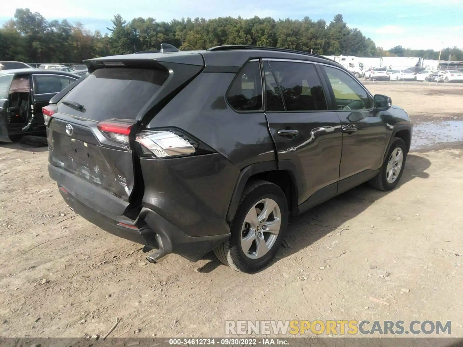 4 Photograph of a damaged car JTMP1RFV1MD073010 TOYOTA RAV4 2021