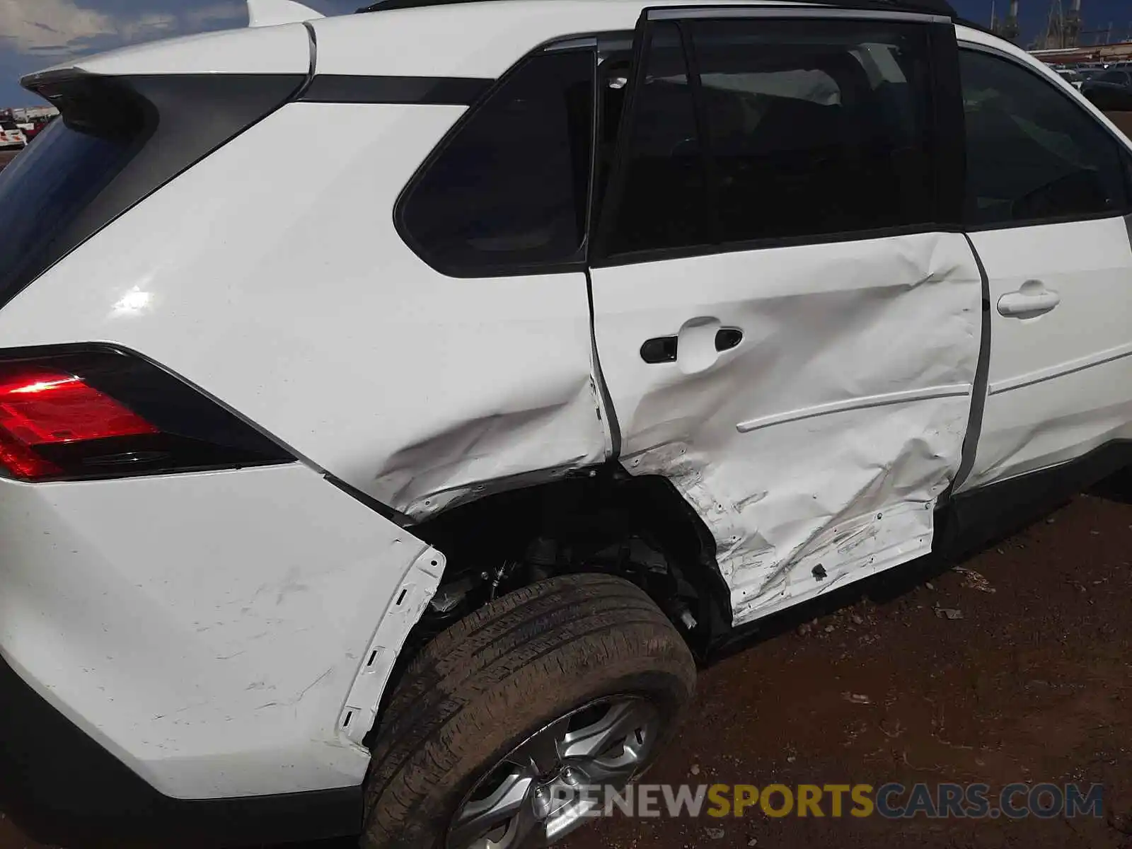 9 Photograph of a damaged car JTMP1RFV5MD077660 TOYOTA RAV4 2021