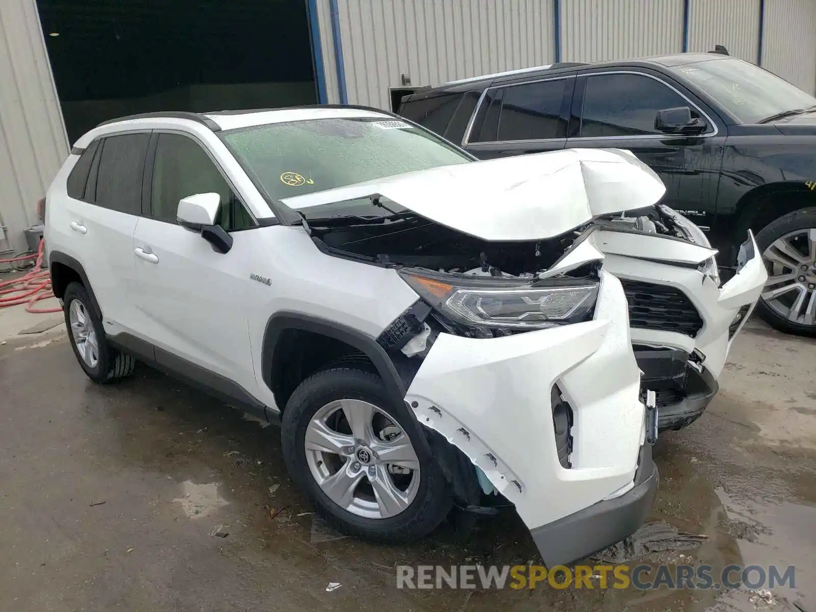 1 Photograph of a damaged car JTMR6RFV2MD012405 TOYOTA RAV4 2021