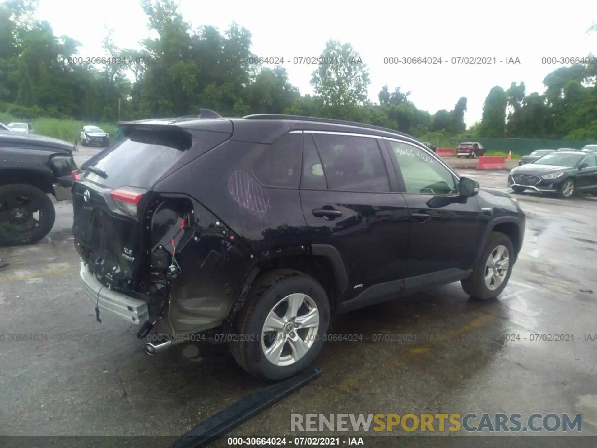 4 Photograph of a damaged car JTMR6RFV6MD014660 TOYOTA RAV4 2021