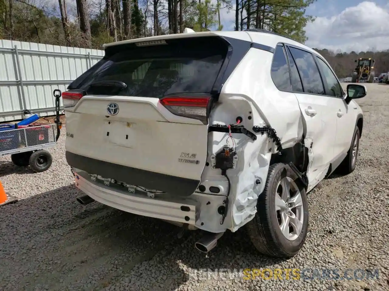 4 Photograph of a damaged car JTMR6RFVXMD007551 TOYOTA RAV4 2021