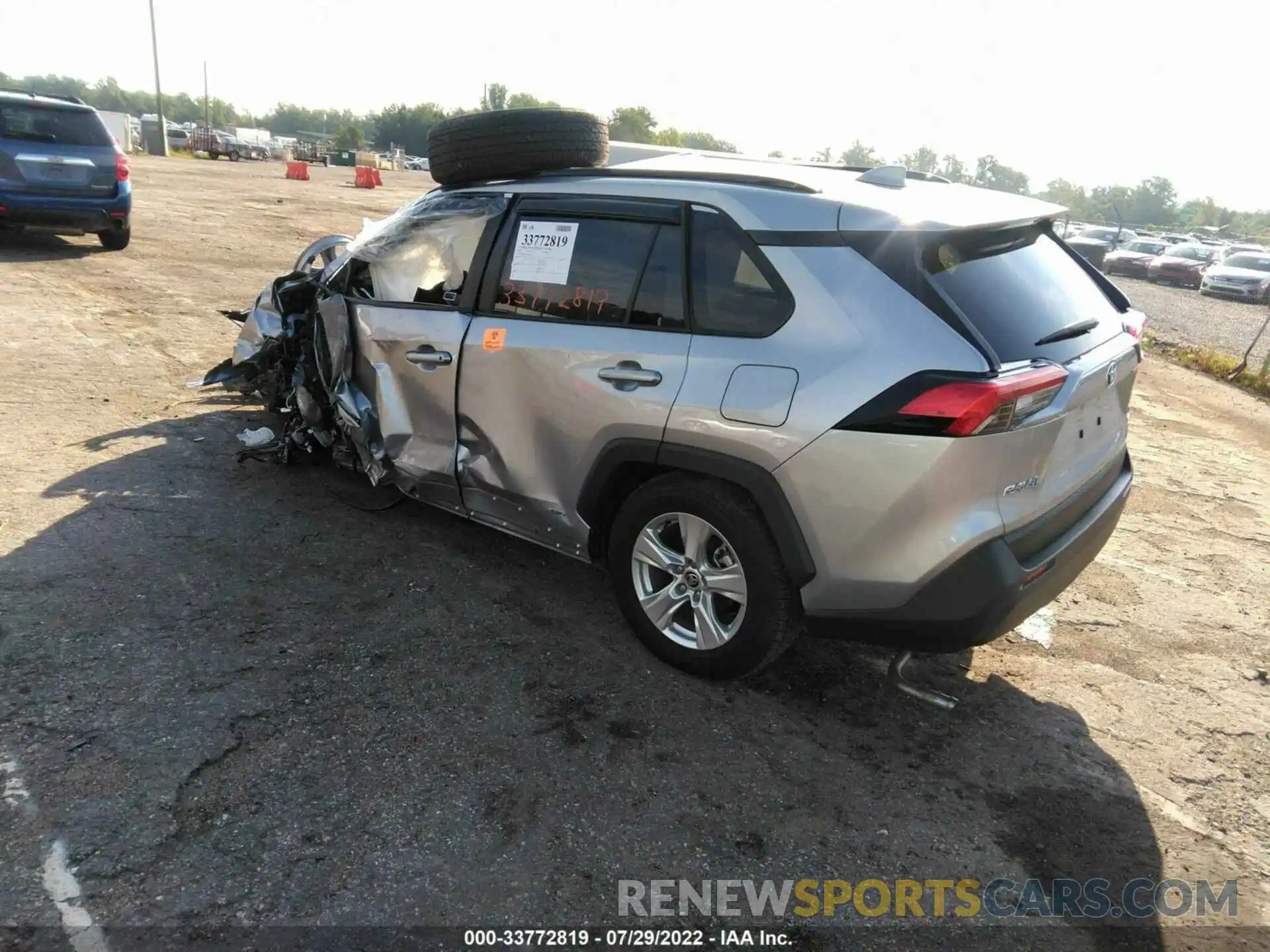 3 Фотография поврежденного автомобиля JTMRWRFV4MJ053684 TOYOTA RAV4 2021