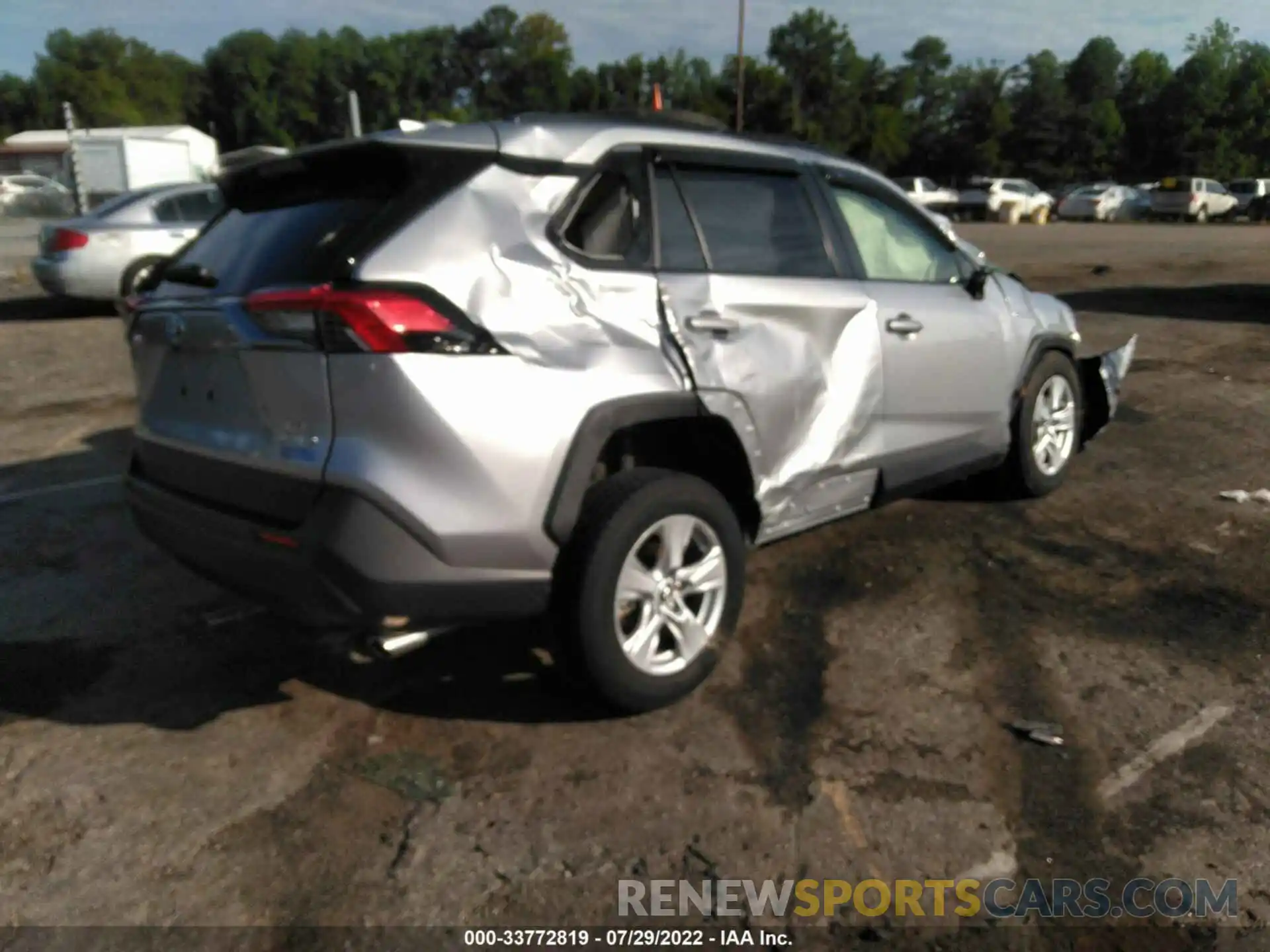 4 Фотография поврежденного автомобиля JTMRWRFV4MJ053684 TOYOTA RAV4 2021